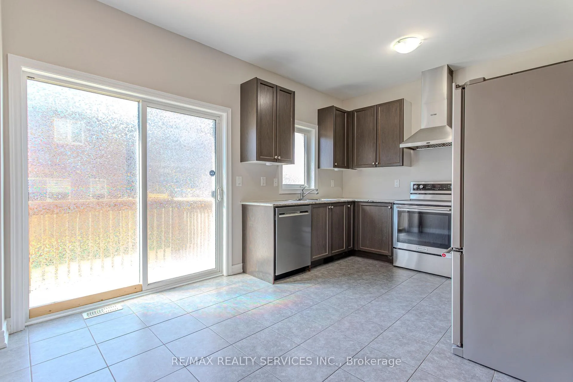 Photo 13 of 3896 Tufgar Crescent, Burlington, Alton — HOMEH