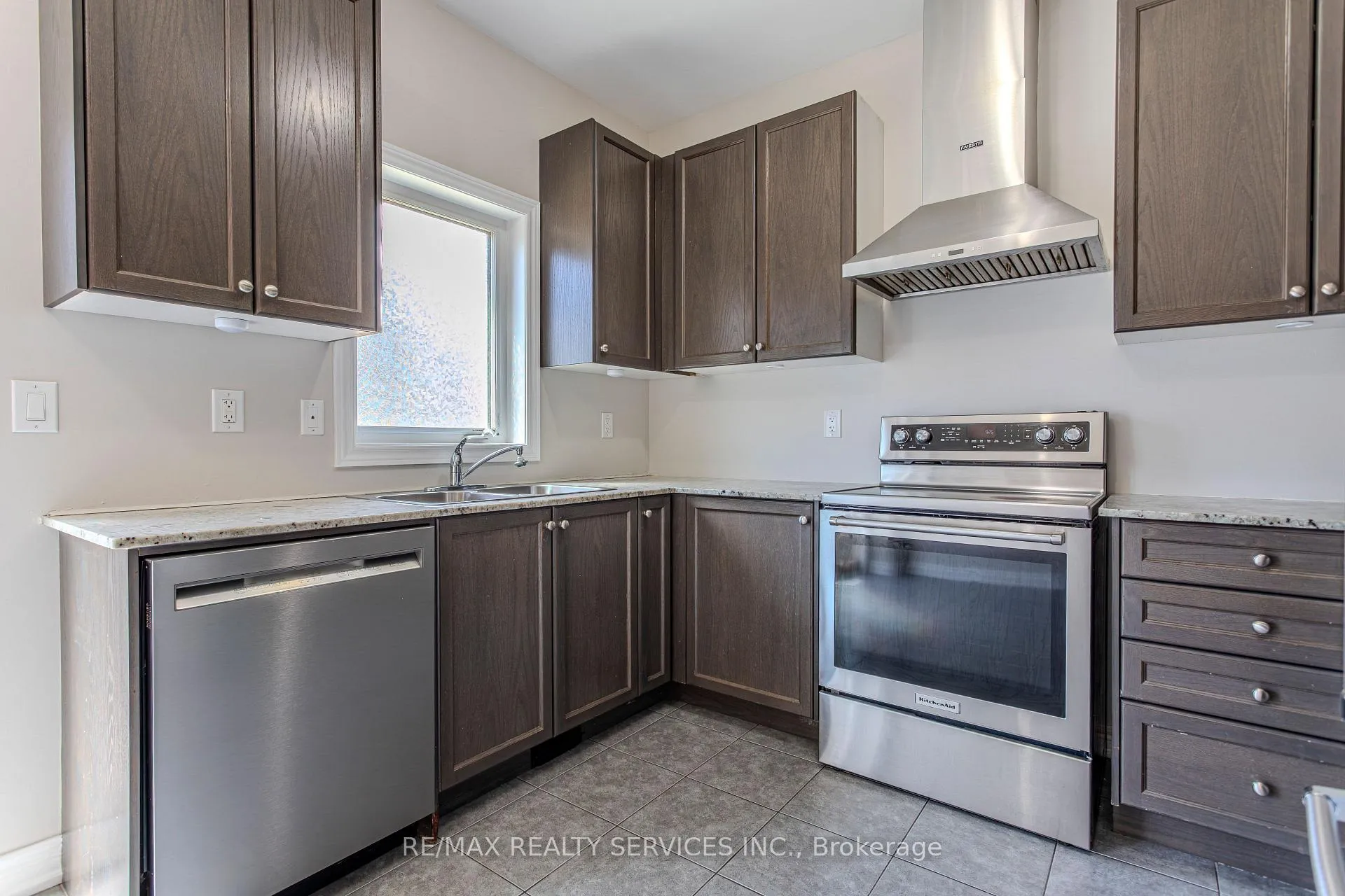 Photo 15 of 3896 Tufgar Crescent, Burlington, Alton — HOMEH