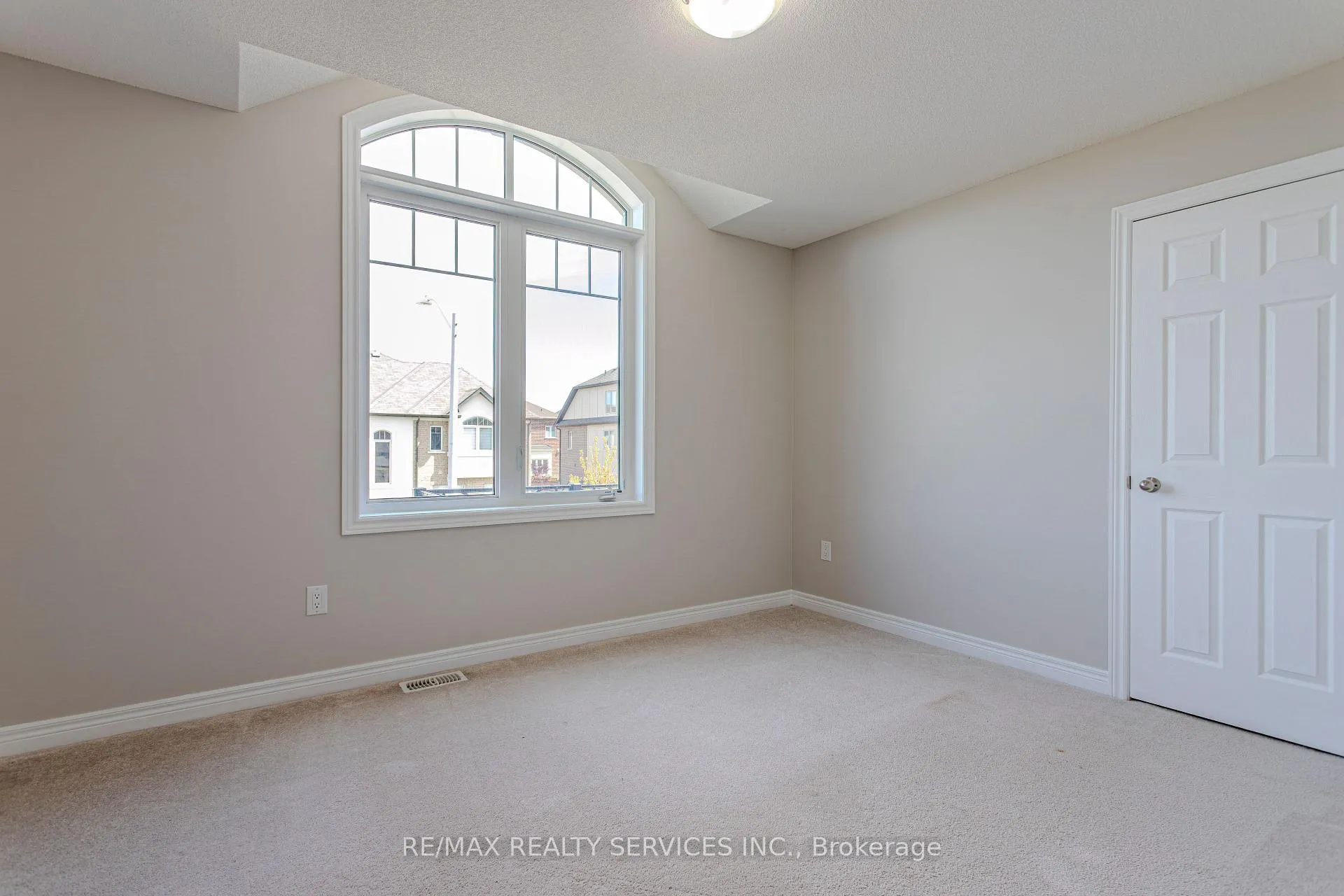 Photo 24 of 3896 Tufgar Crescent, Burlington, Alton — HOMEH