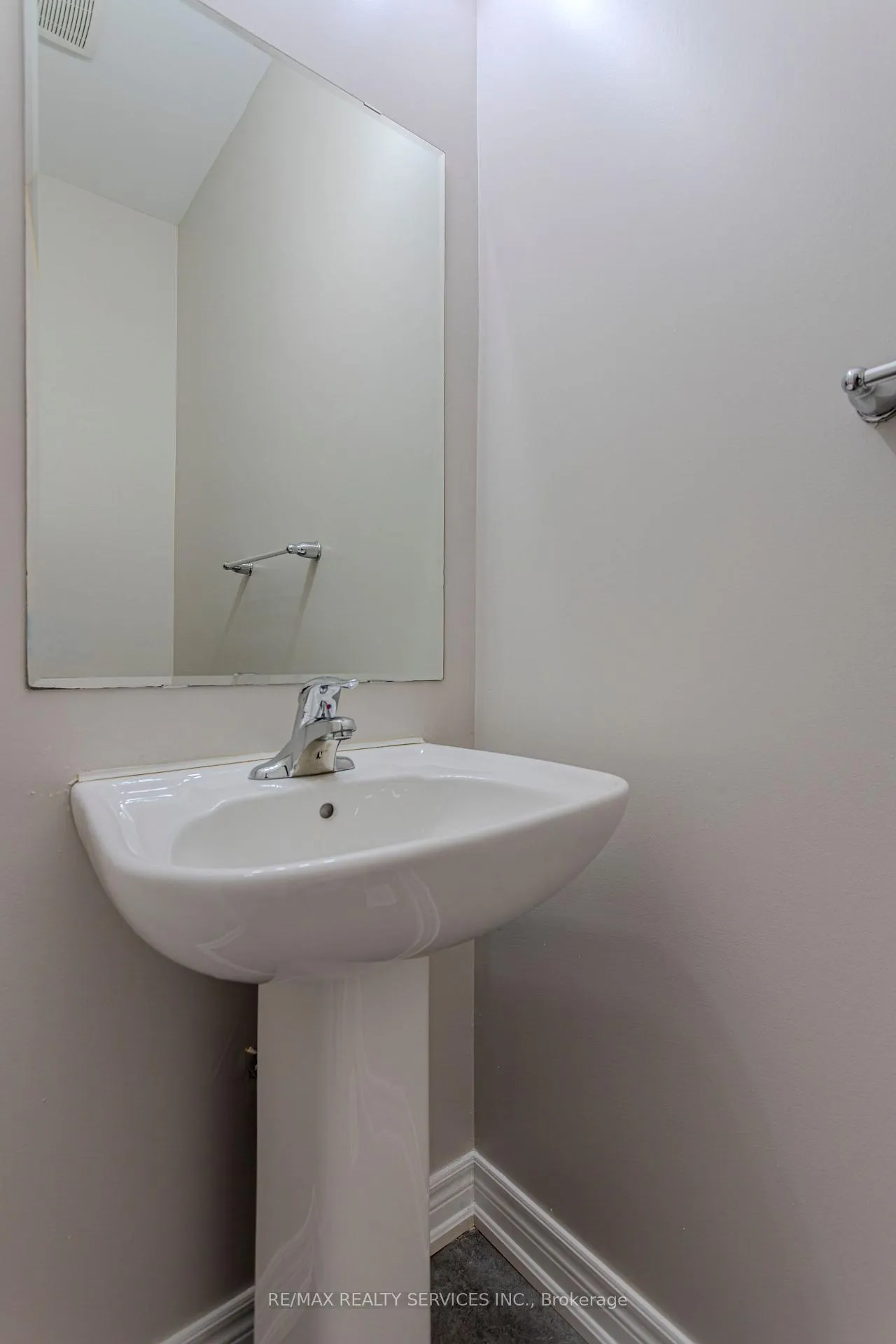 Photo 42 of 3896 Tufgar Crescent, Burlington, Alton — HOMEH