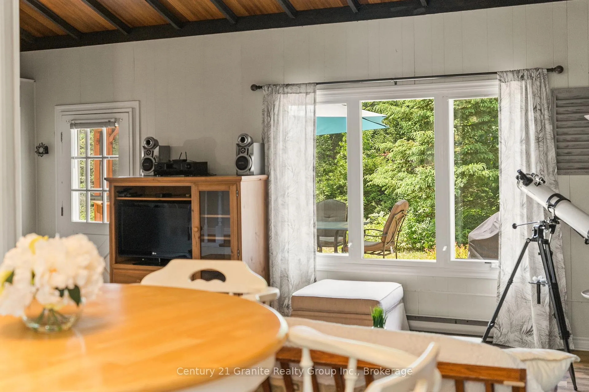Photo 14 of 1075 Hobbits Lane, Minden Hills, Snowdon — HOMEH
