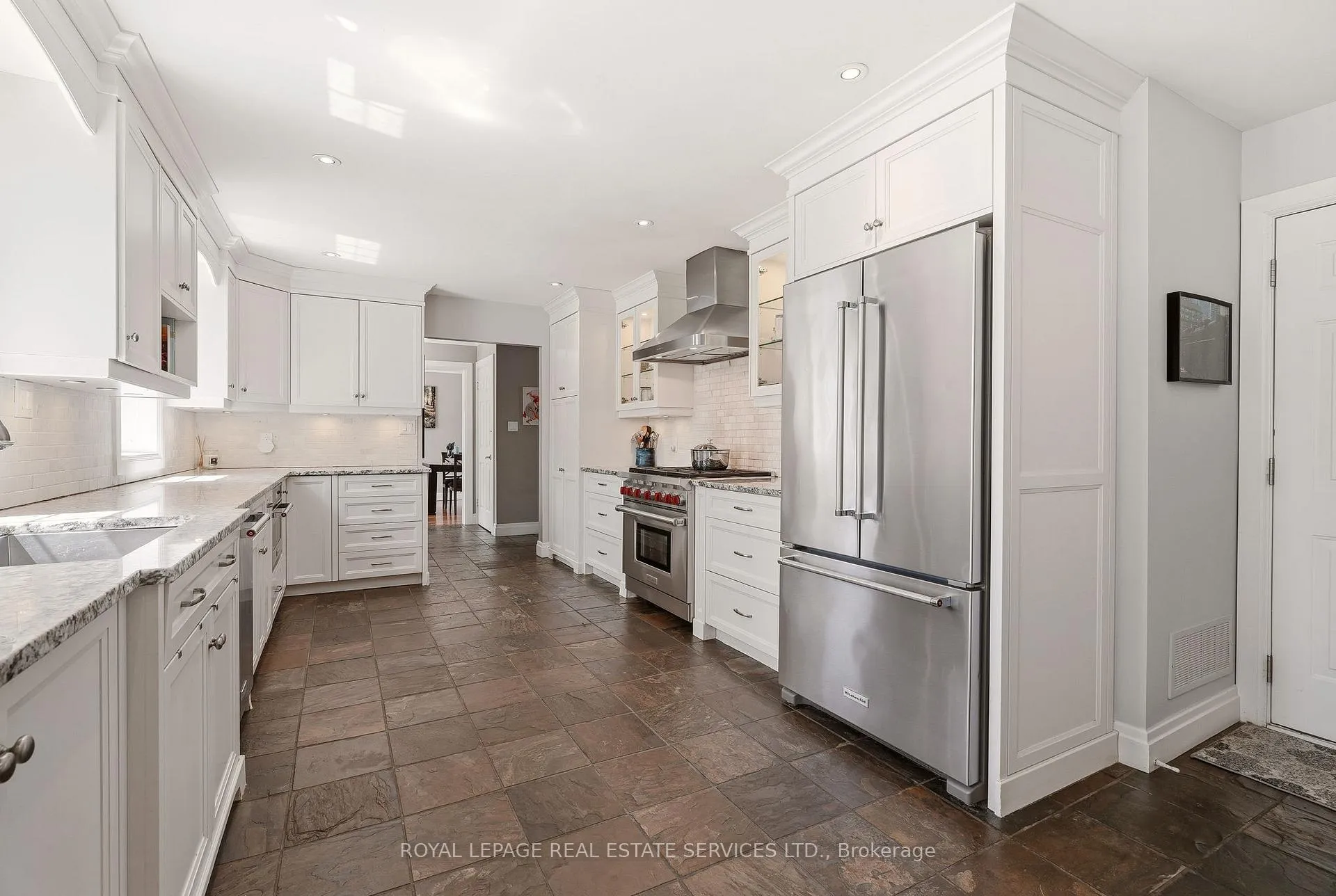 Photo 10 of 1264 Baldwin Drive, Oakville, Morrison — HOMEH