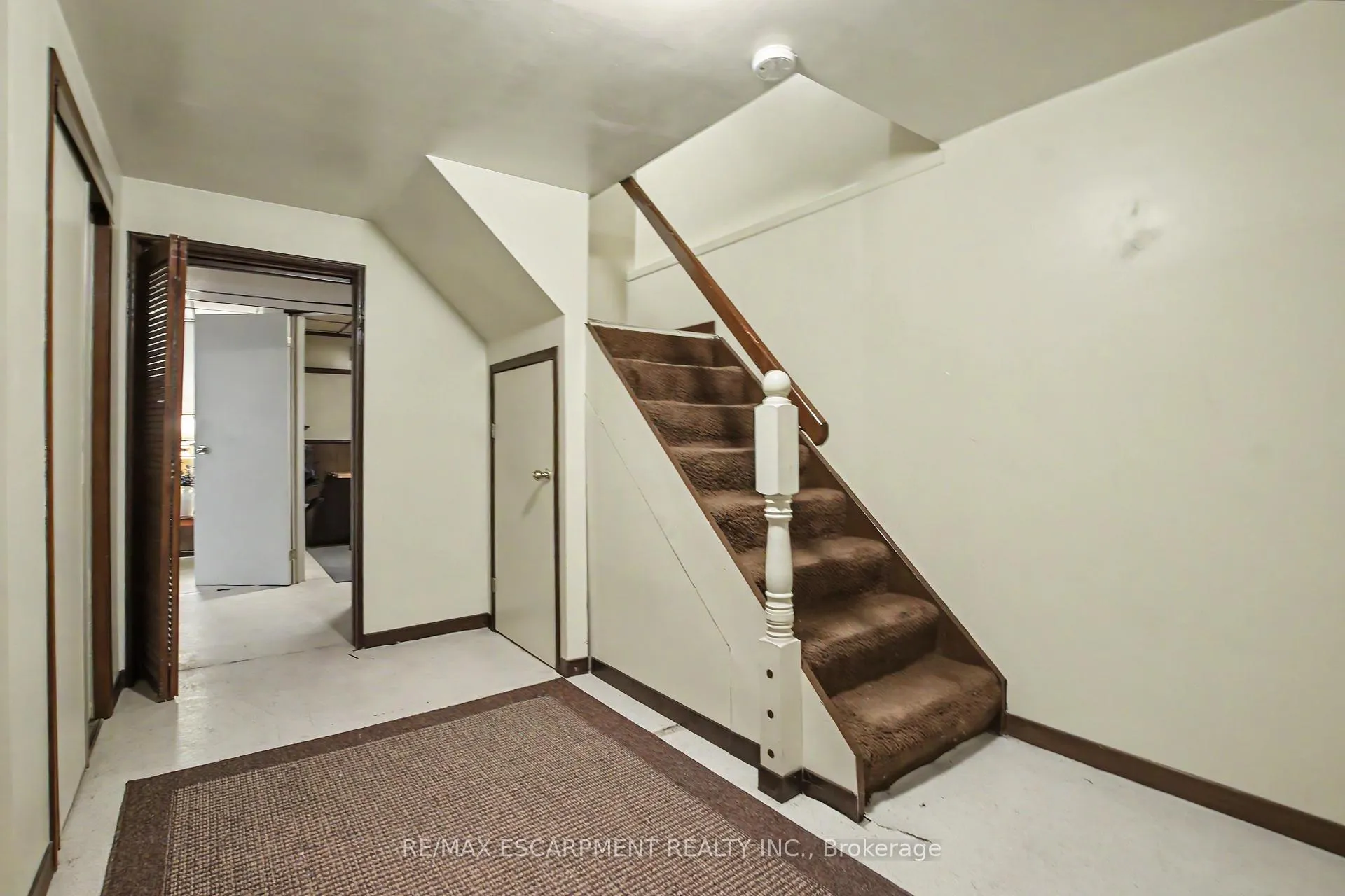 Photo 28 of 196 Guildwood Drive, Hamilton, Gurnett — HOMEH