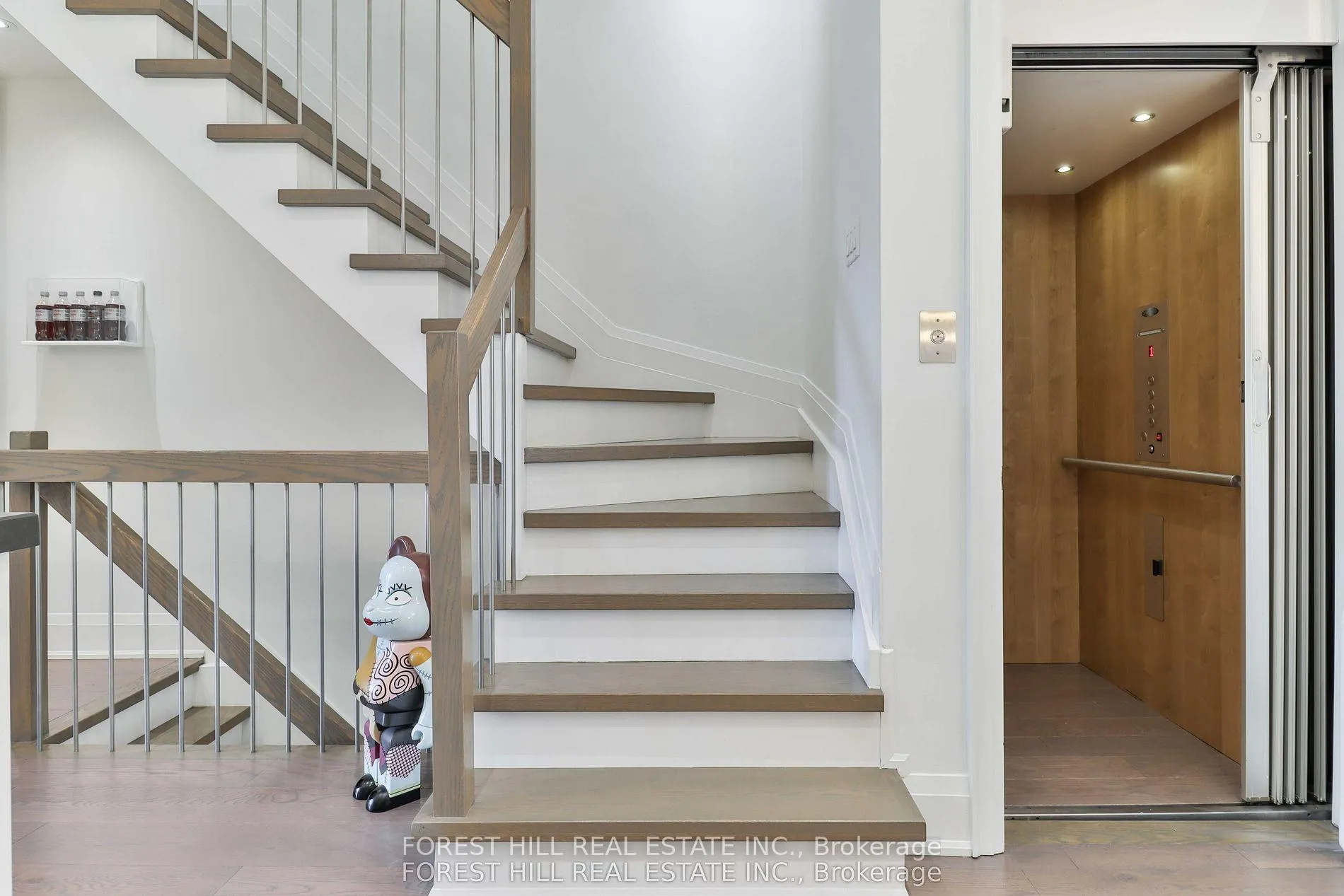 Photo 6 of 51B Burnaby Boulevard, Toronto, Yonge-Eglinton — HOMEH