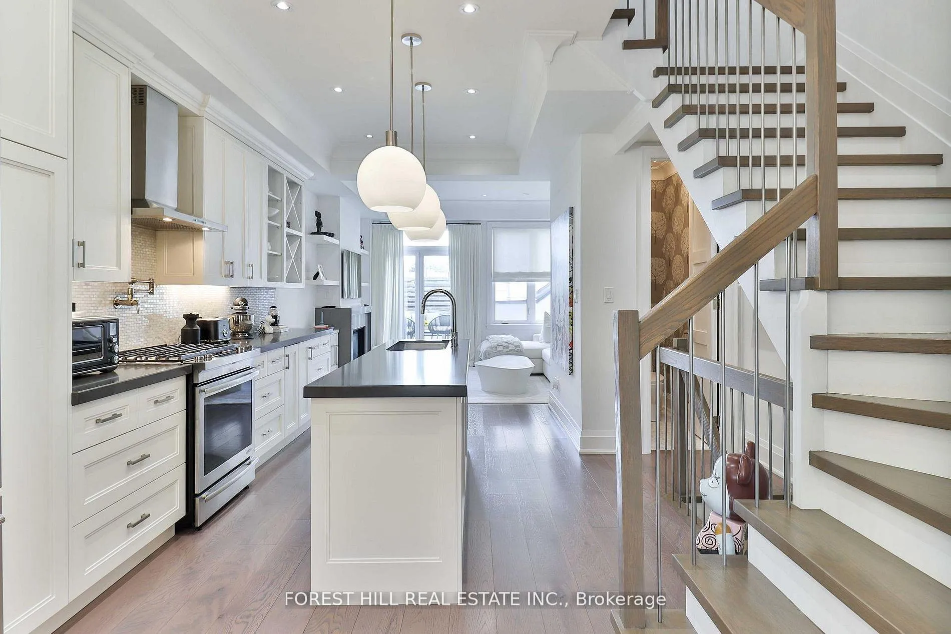 Photo 8 of 51B Burnaby Boulevard, Toronto, Yonge-Eglinton — HOMEH