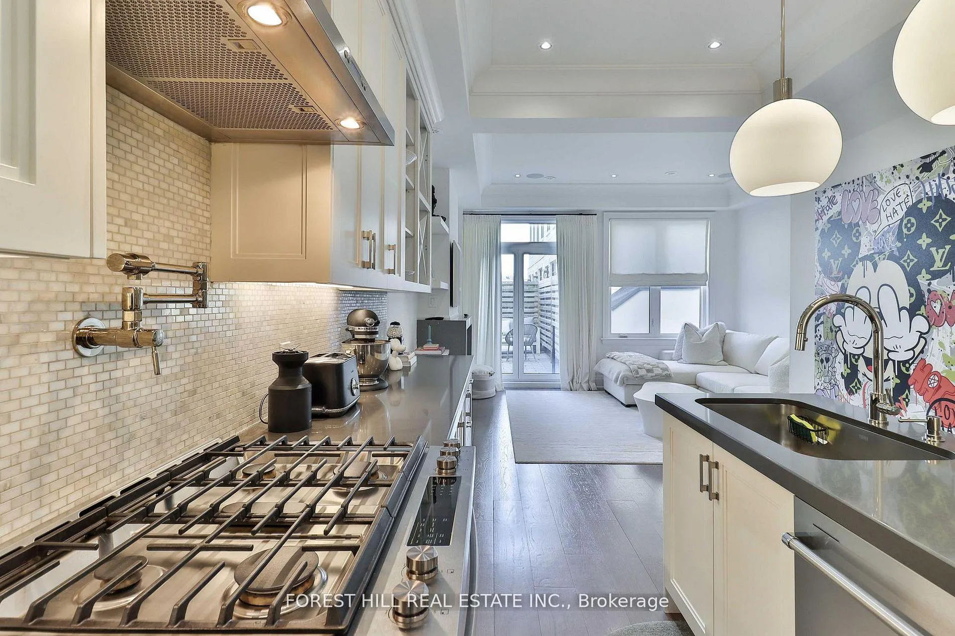 Photo 10 of 51B Burnaby Boulevard, Toronto, Yonge-Eglinton — HOMEH