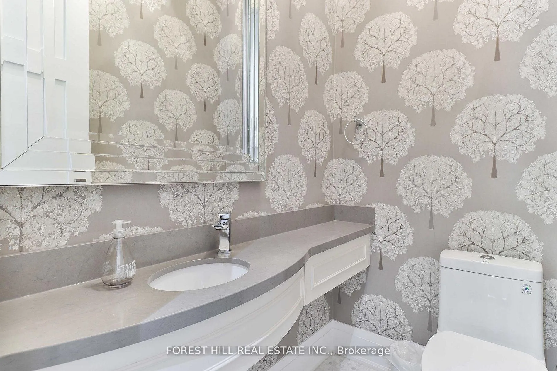 Photo 13 of 51B Burnaby Boulevard, Toronto, Yonge-Eglinton — HOMEH