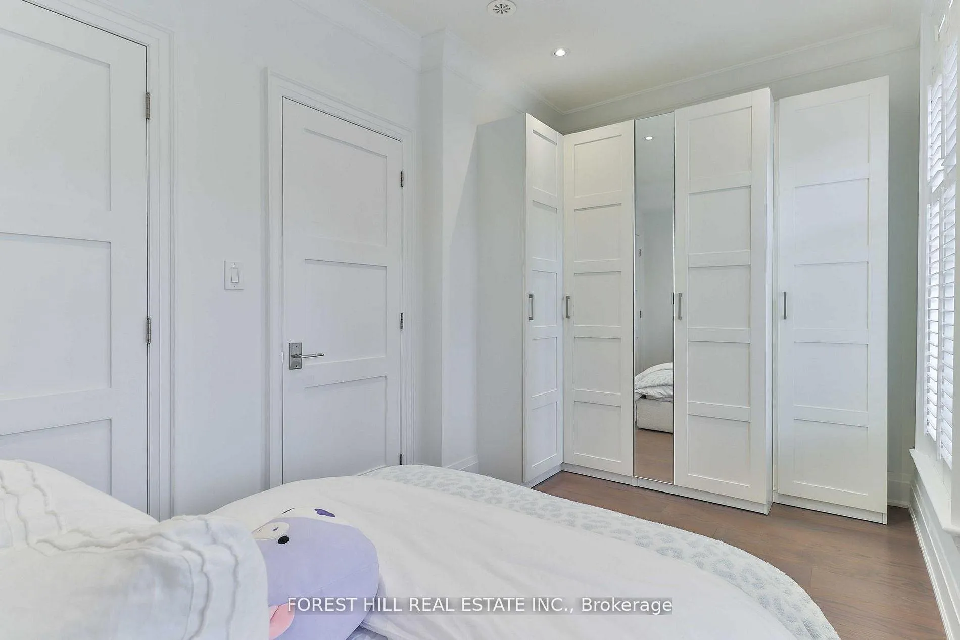 Photo 19 of 51B Burnaby Boulevard, Toronto, Yonge-Eglinton — HOMEH