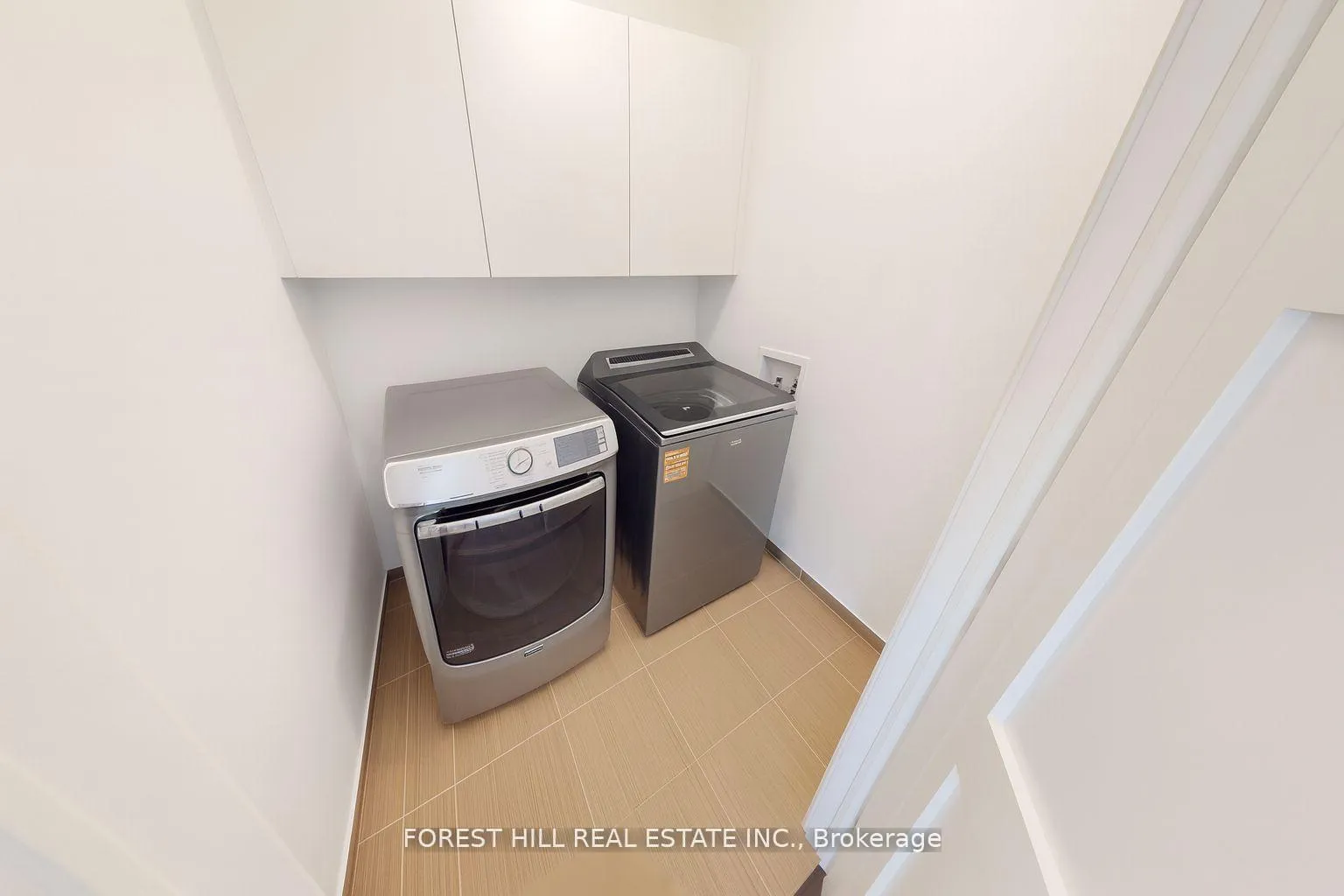 Photo 20 of 51B Burnaby Boulevard, Toronto, Yonge-Eglinton — HOMEH