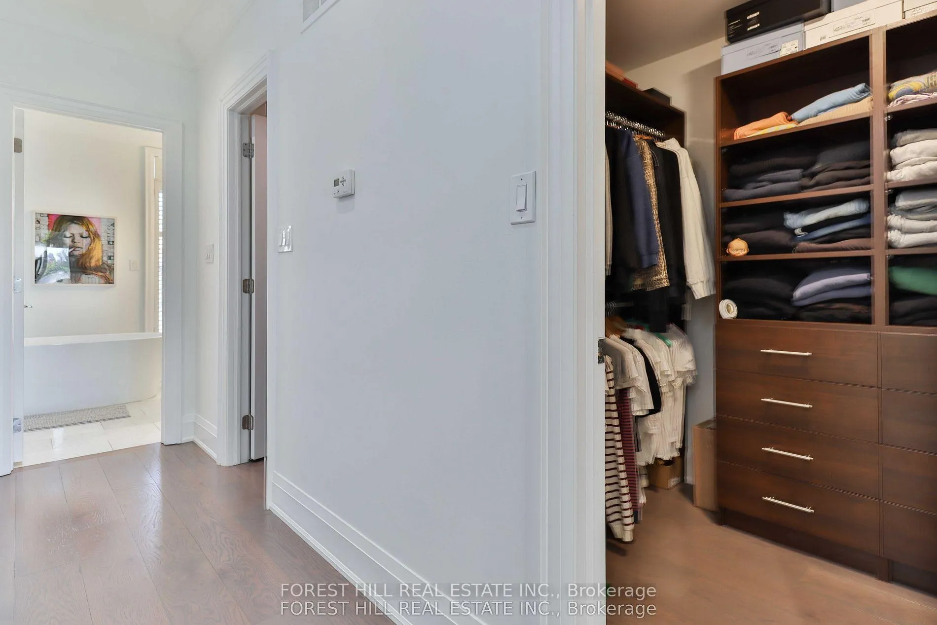 Photo 23 of 51B Burnaby Boulevard, Toronto, Yonge-Eglinton — HOMEH