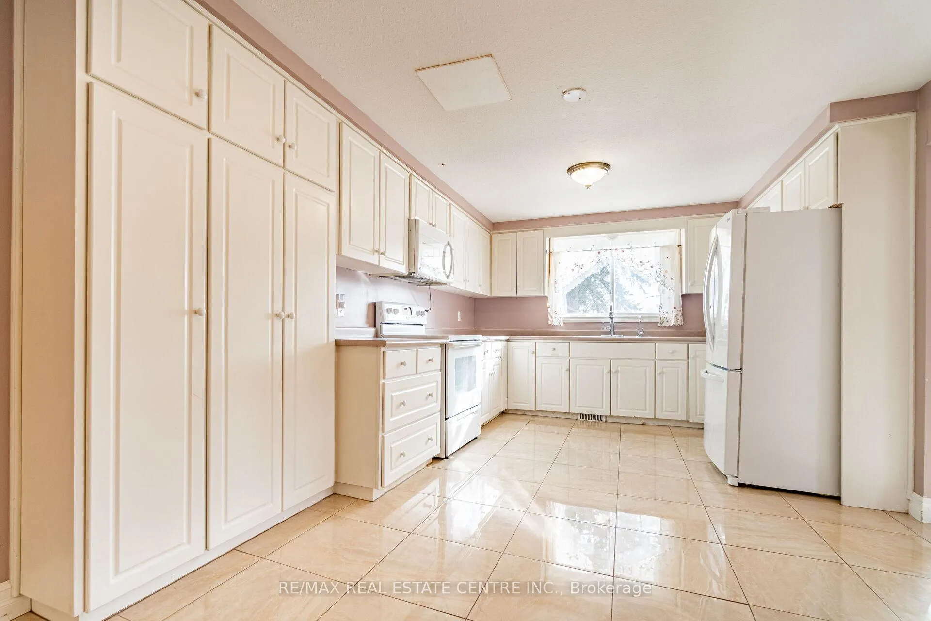 Photo 12 of 8681 Canyon Road, Milton, Rural Milton West — HOMEH