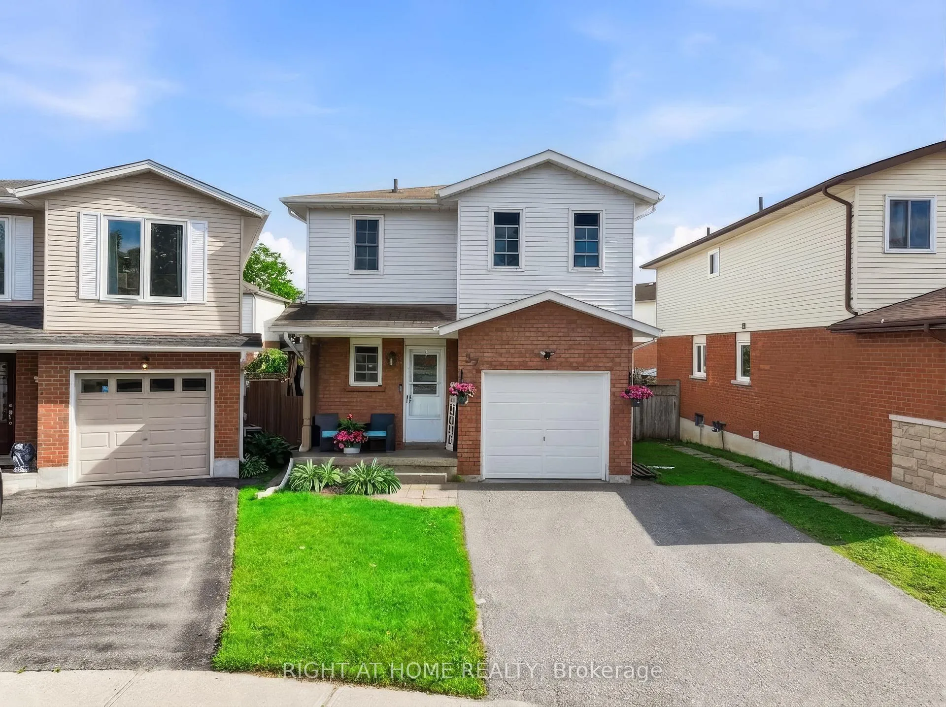 Photo 1 of 37 Beechnut Crescent, Clarington, Courtice — HOMEH