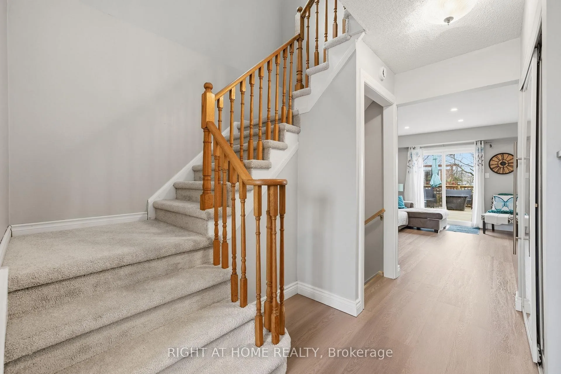 Photo 4 of 37 Beechnut Crescent, Clarington, Courtice — HOMEH