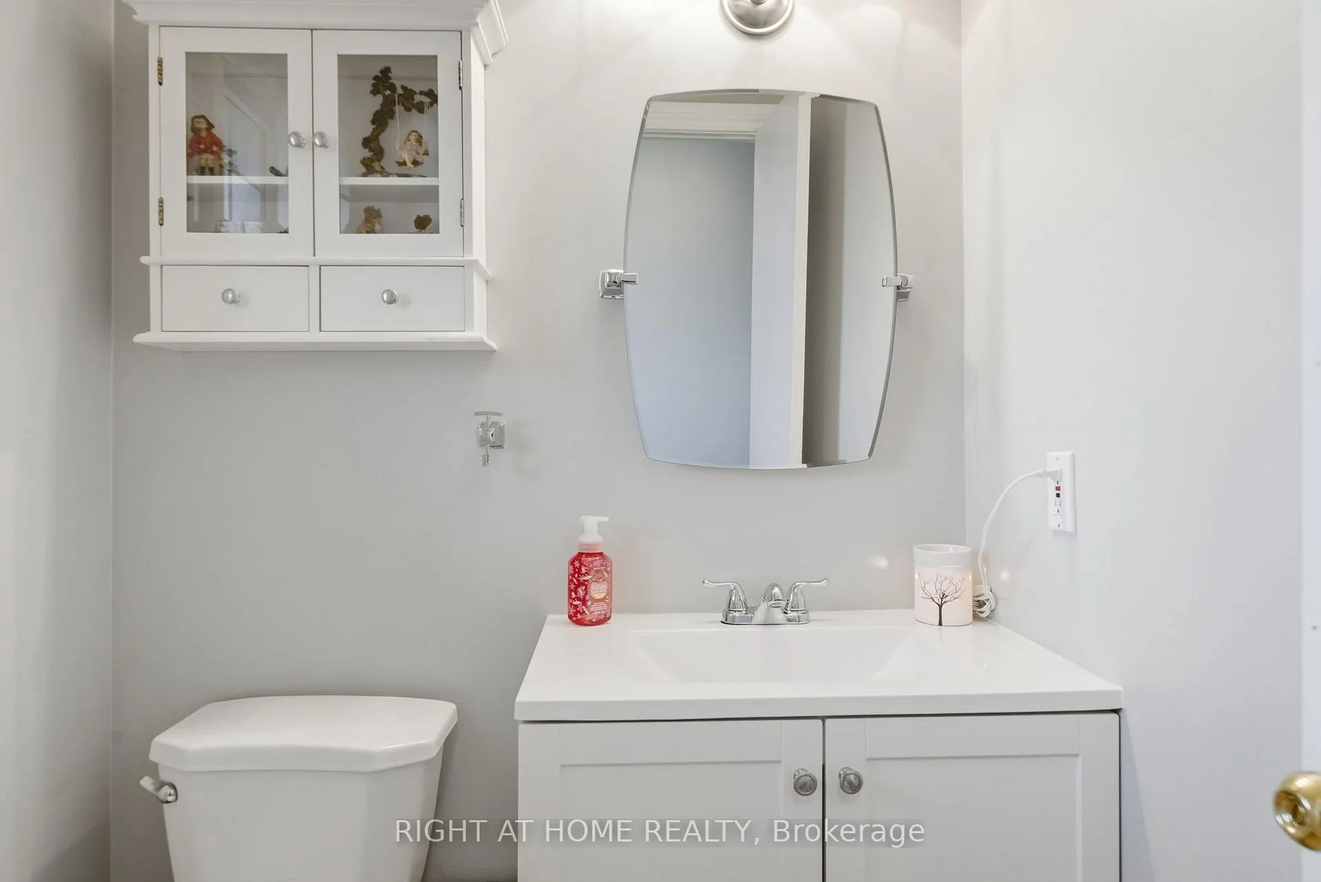 Photo 17 of 37 Beechnut Crescent, Clarington, Courtice — HOMEH