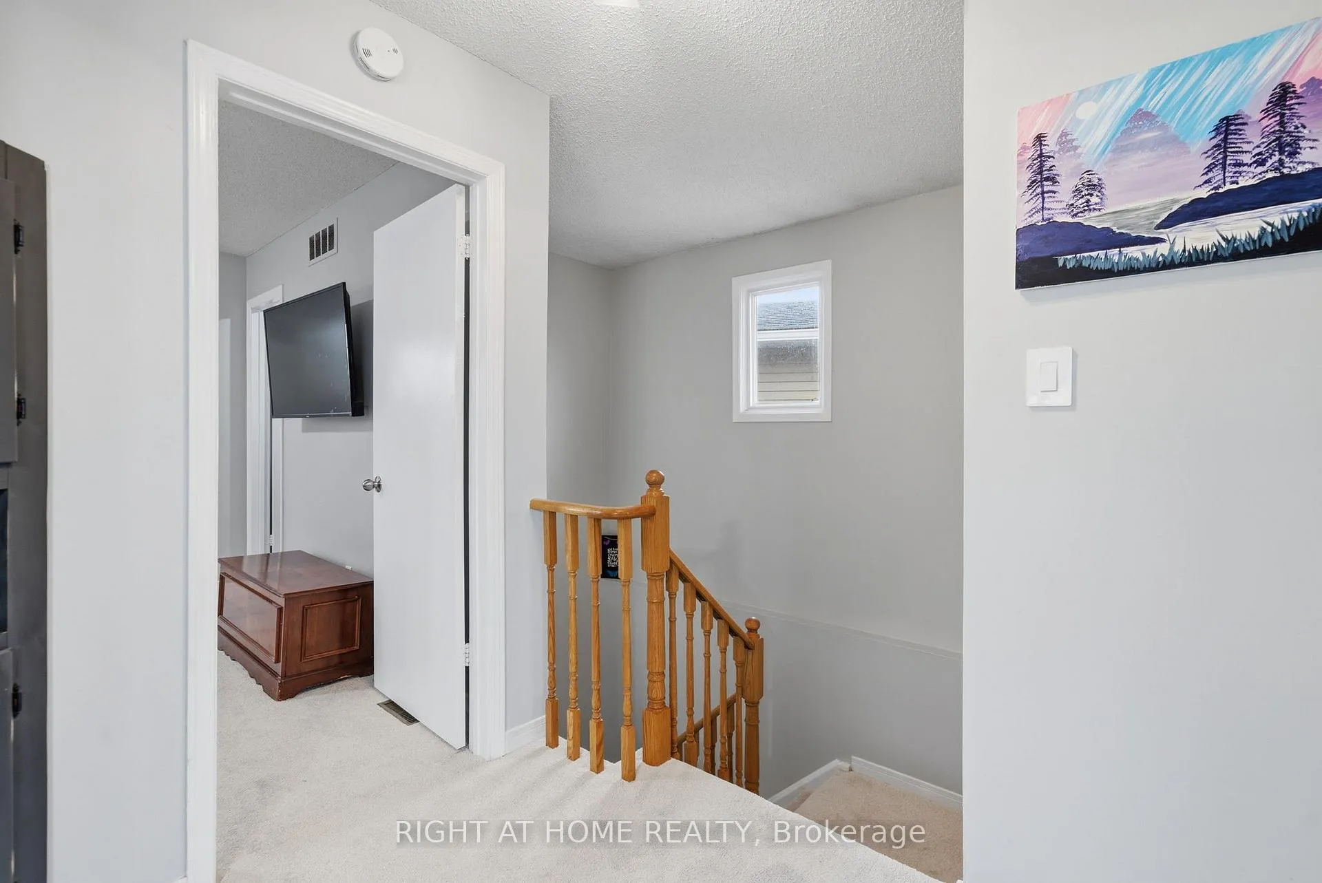 Photo 18 of 37 Beechnut Crescent, Clarington, Courtice — HOMEH