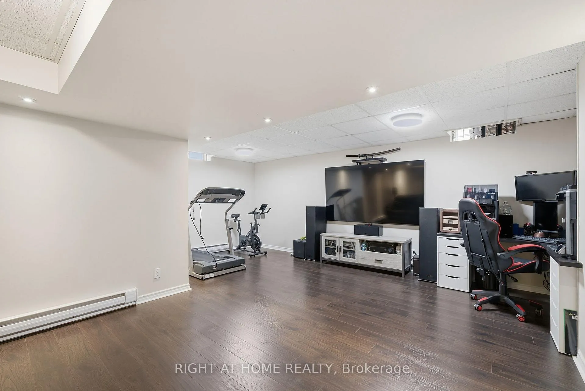 Photo 28 of 37 Beechnut Crescent, Clarington, Courtice — HOMEH
