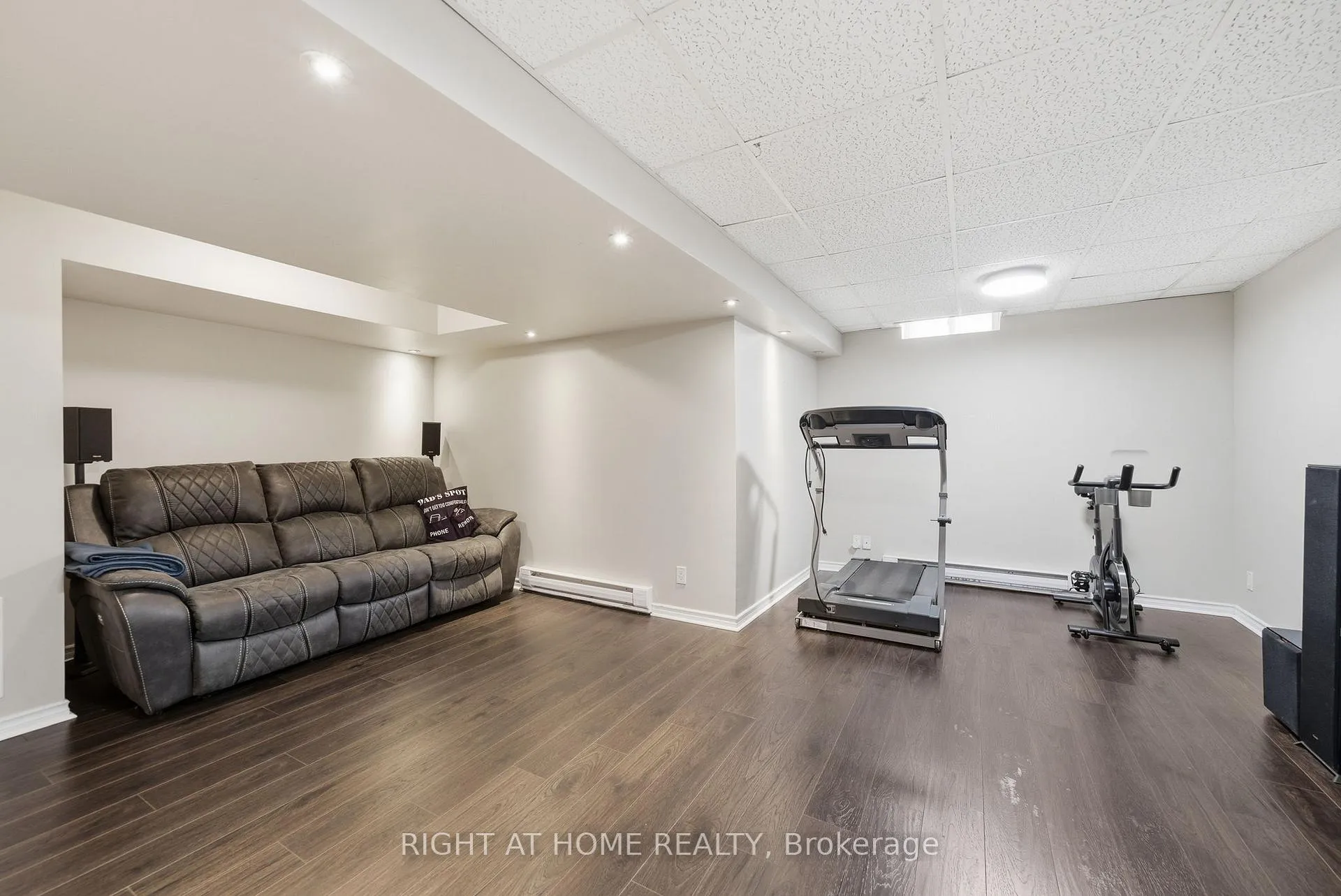 Photo 29 of 37 Beechnut Crescent, Clarington, Courtice — HOMEH