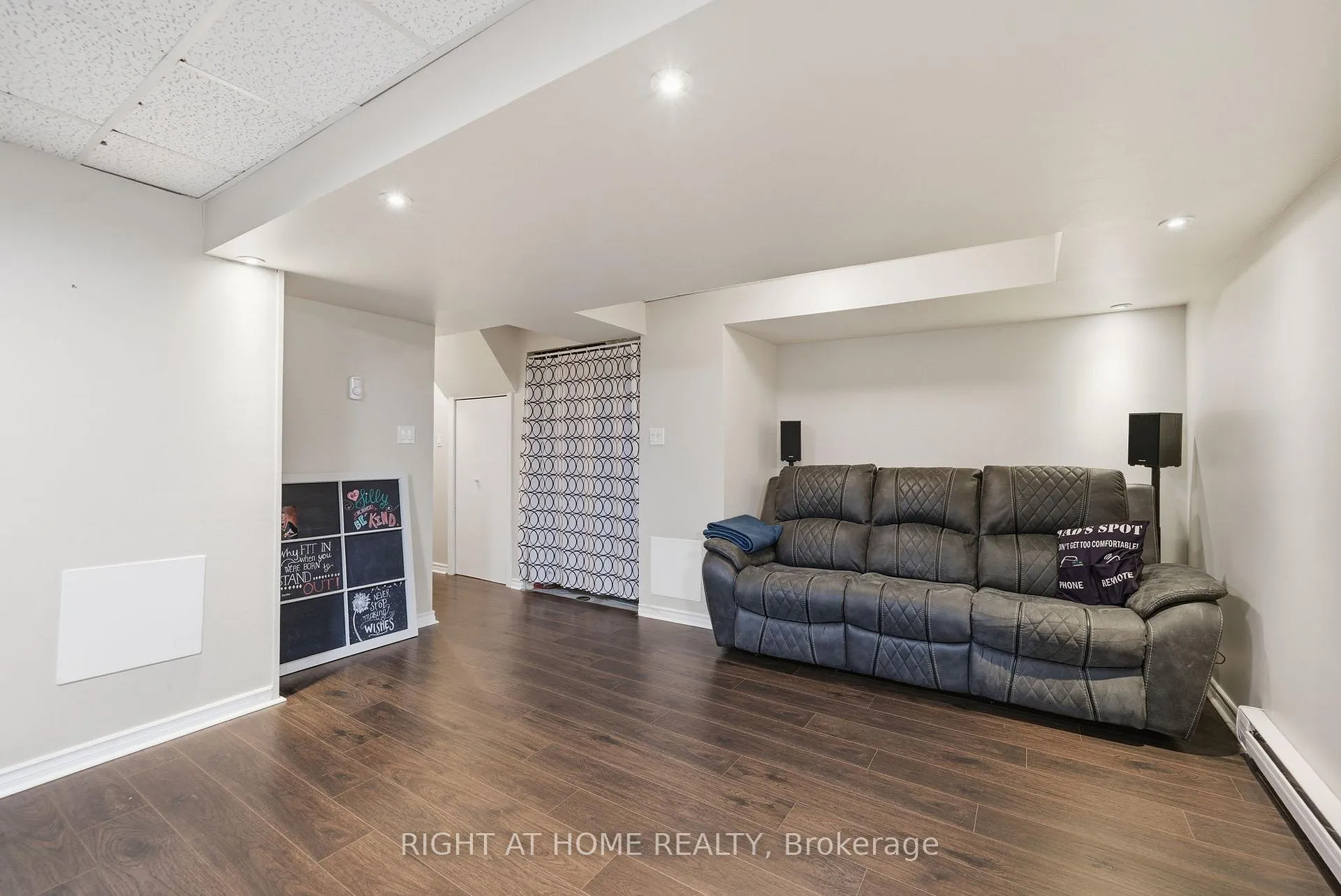 Photo 30 of 37 Beechnut Crescent, Clarington, Courtice — HOMEH