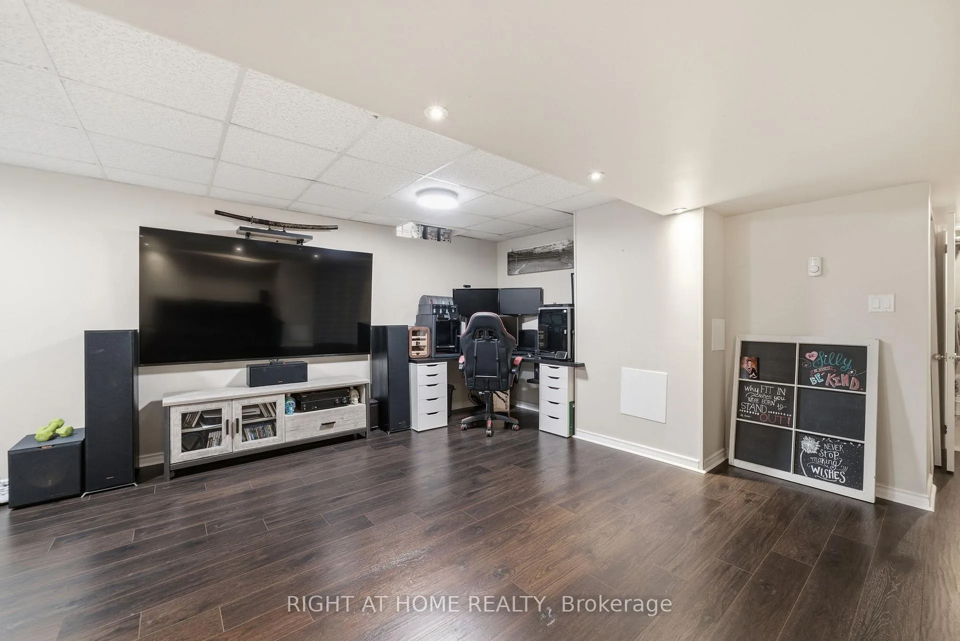 Photo 32 of 37 Beechnut Crescent, Clarington, Courtice — HOMEH