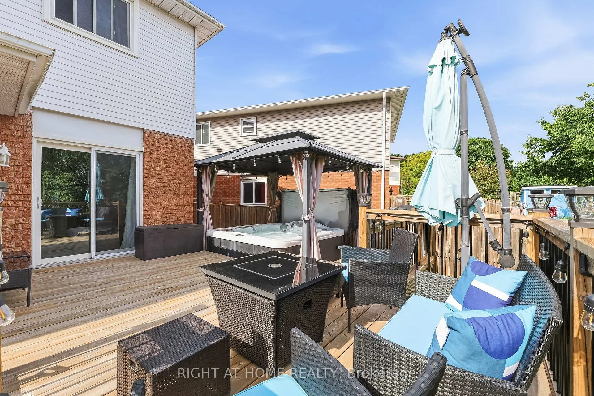 Photo 35 of 37 Beechnut Crescent, Clarington, Courtice — HOMEH