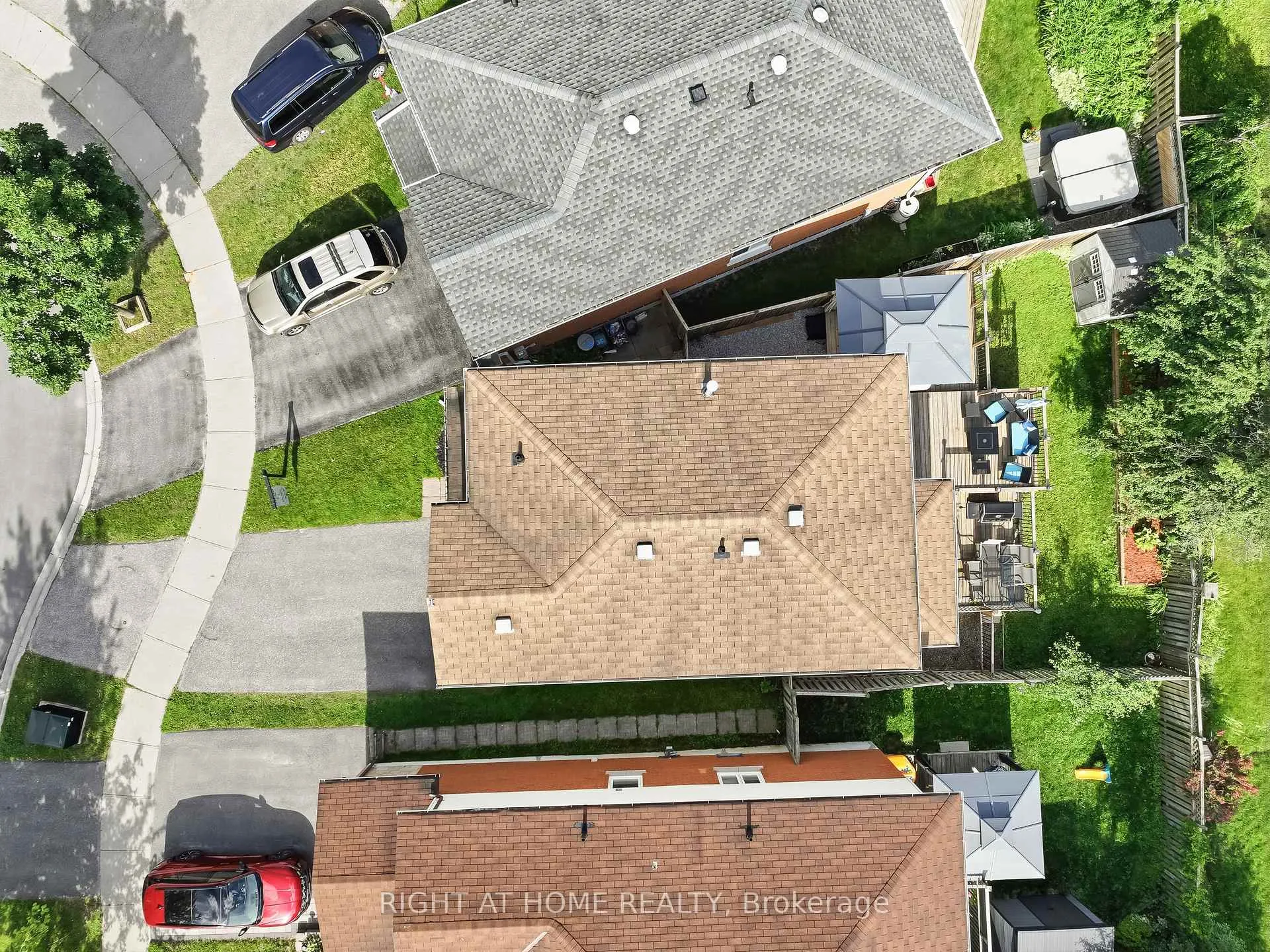Photo 44 of 37 Beechnut Crescent, Clarington, Courtice — HOMEH