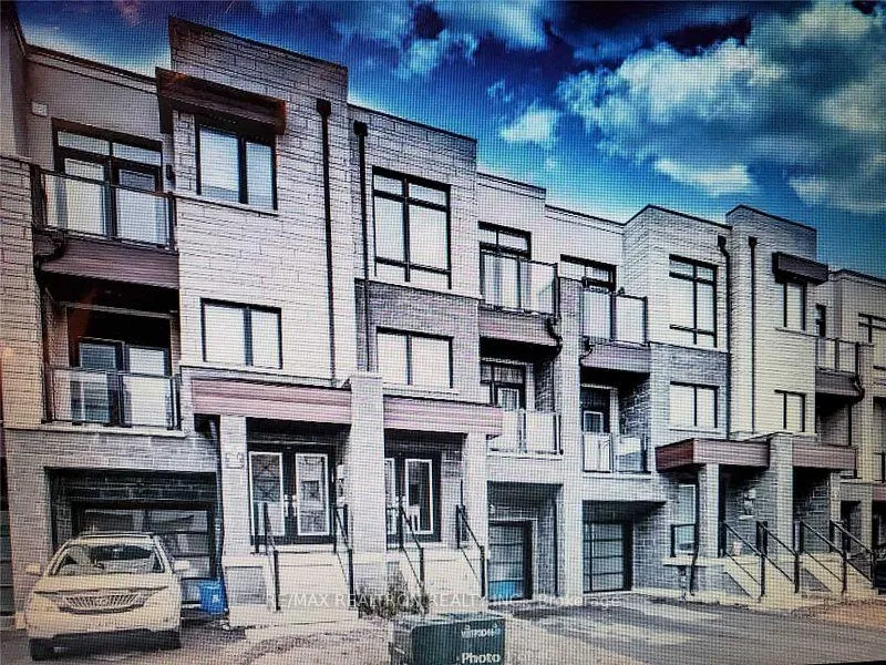 Photo 1 of 13 Golden Trail, Vaughan, Patterson — HOMEH
