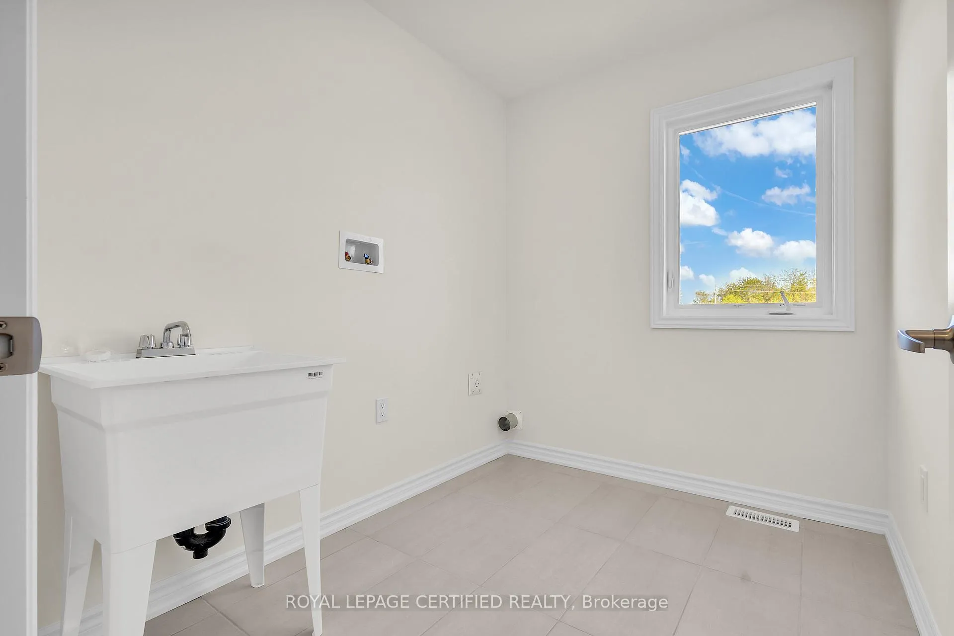 Photo 21 of 363 Farley Road, Centre Wellington, Fergus — HOMEH