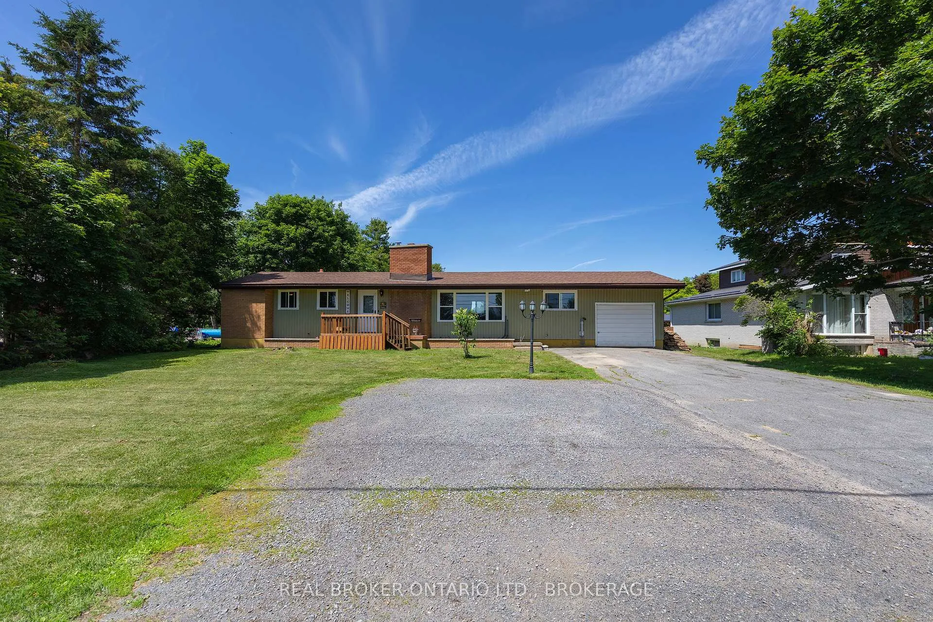 Photo 3 of 2499 Perth Road, Kingston, City North of 401 — HOMEH
