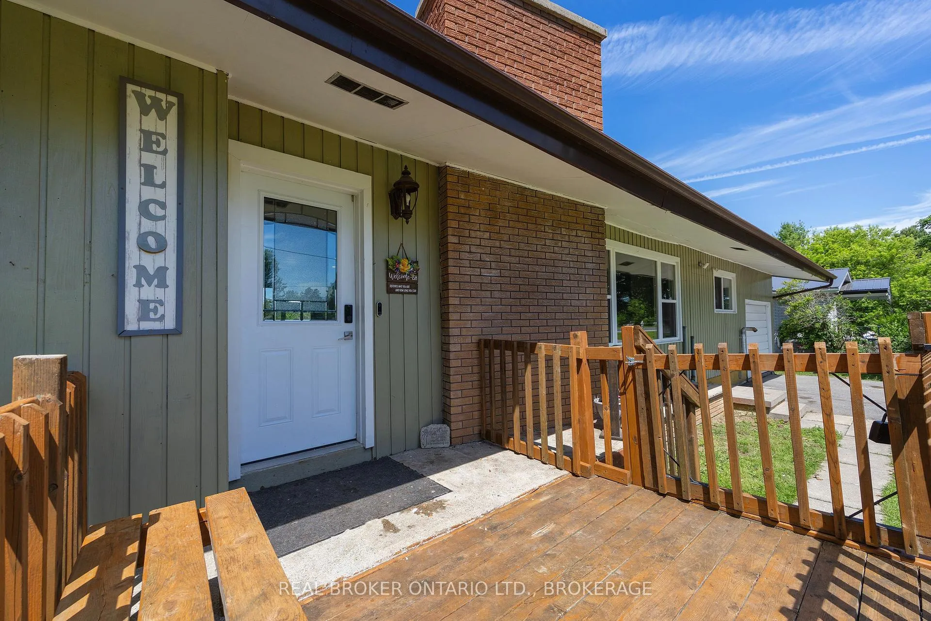 Photo 5 of 2499 Perth Road, Kingston, City North of 401 — HOMEH