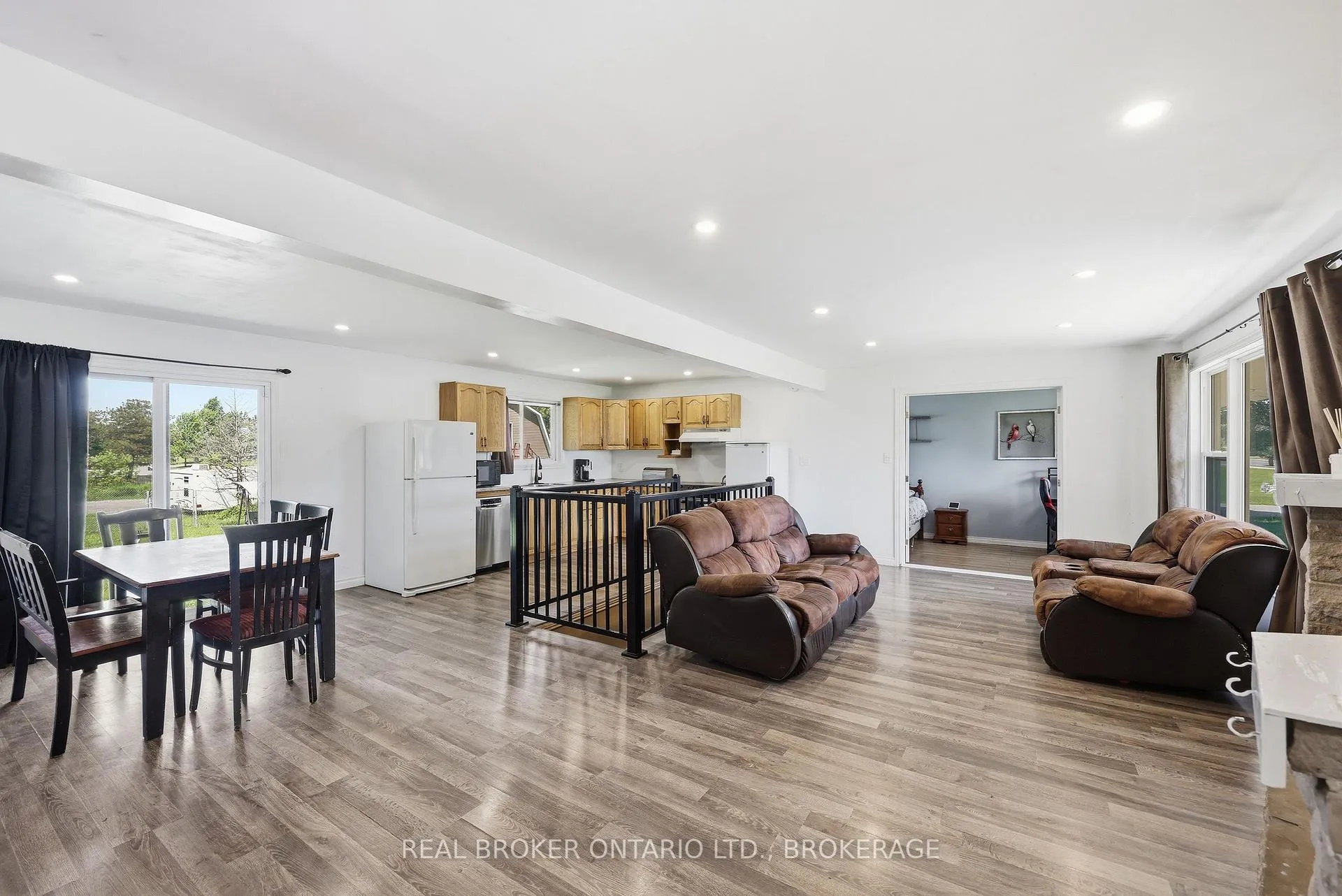 Photo 7 of 2499 Perth Road, Kingston, City North of 401 — HOMEH