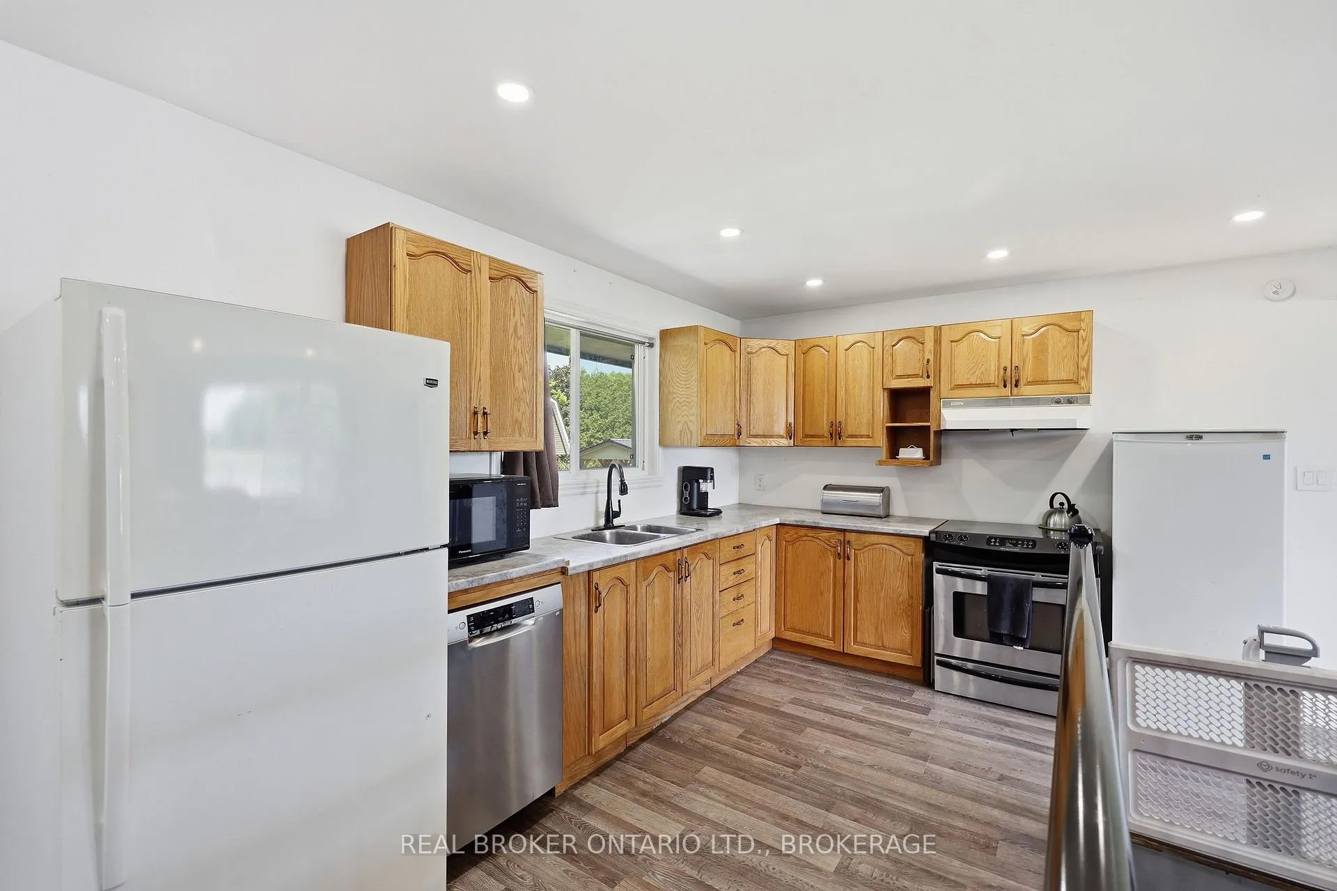 Photo 9 of 2499 Perth Road, Kingston, City North of 401 — HOMEH