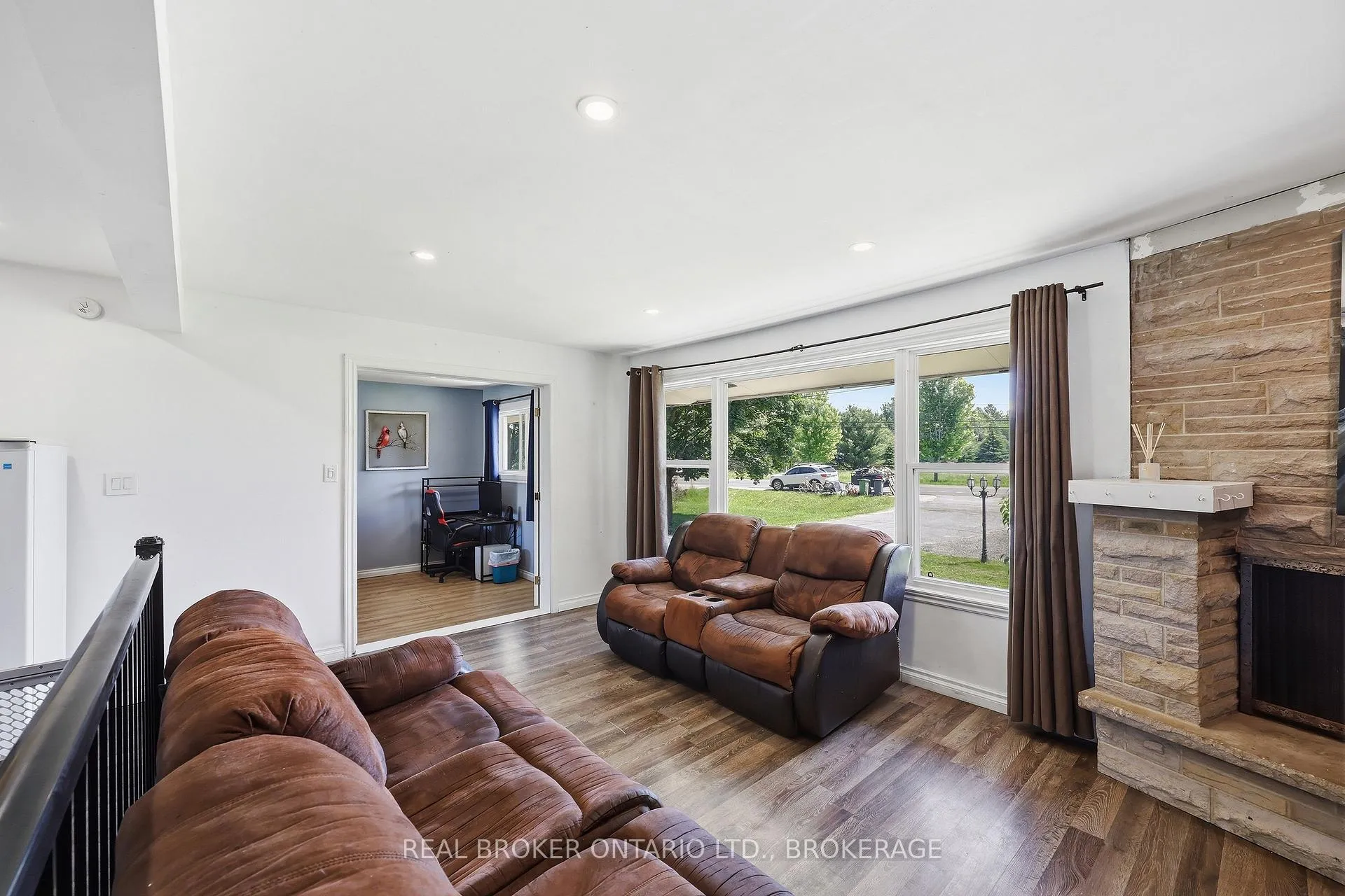 Photo 14 of 2499 Perth Road, Kingston, City North of 401 — HOMEH