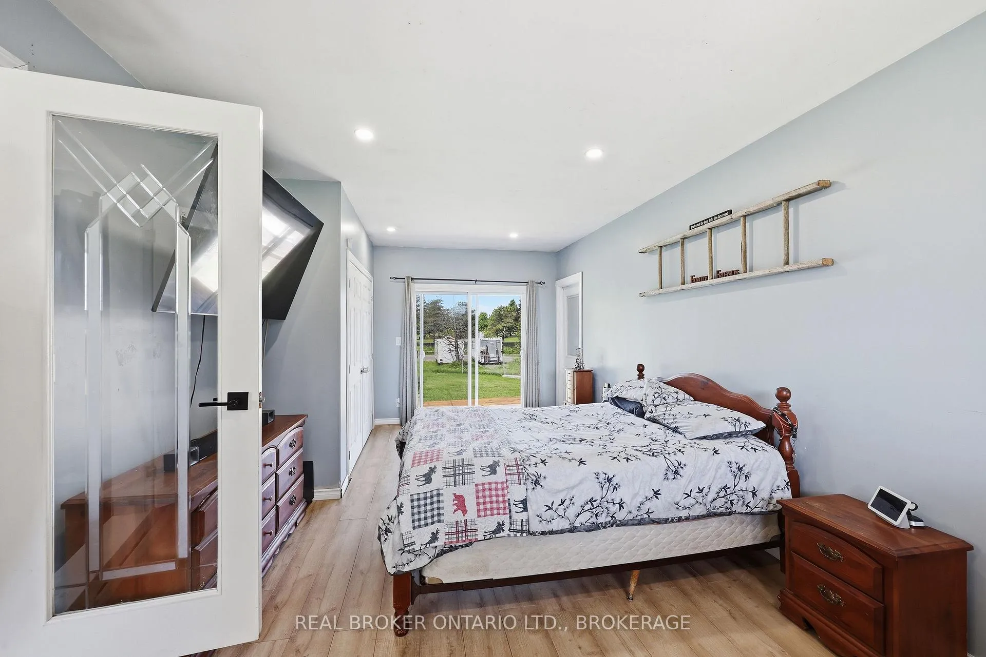 Photo 17 of 2499 Perth Road, Kingston, City North of 401 — HOMEH