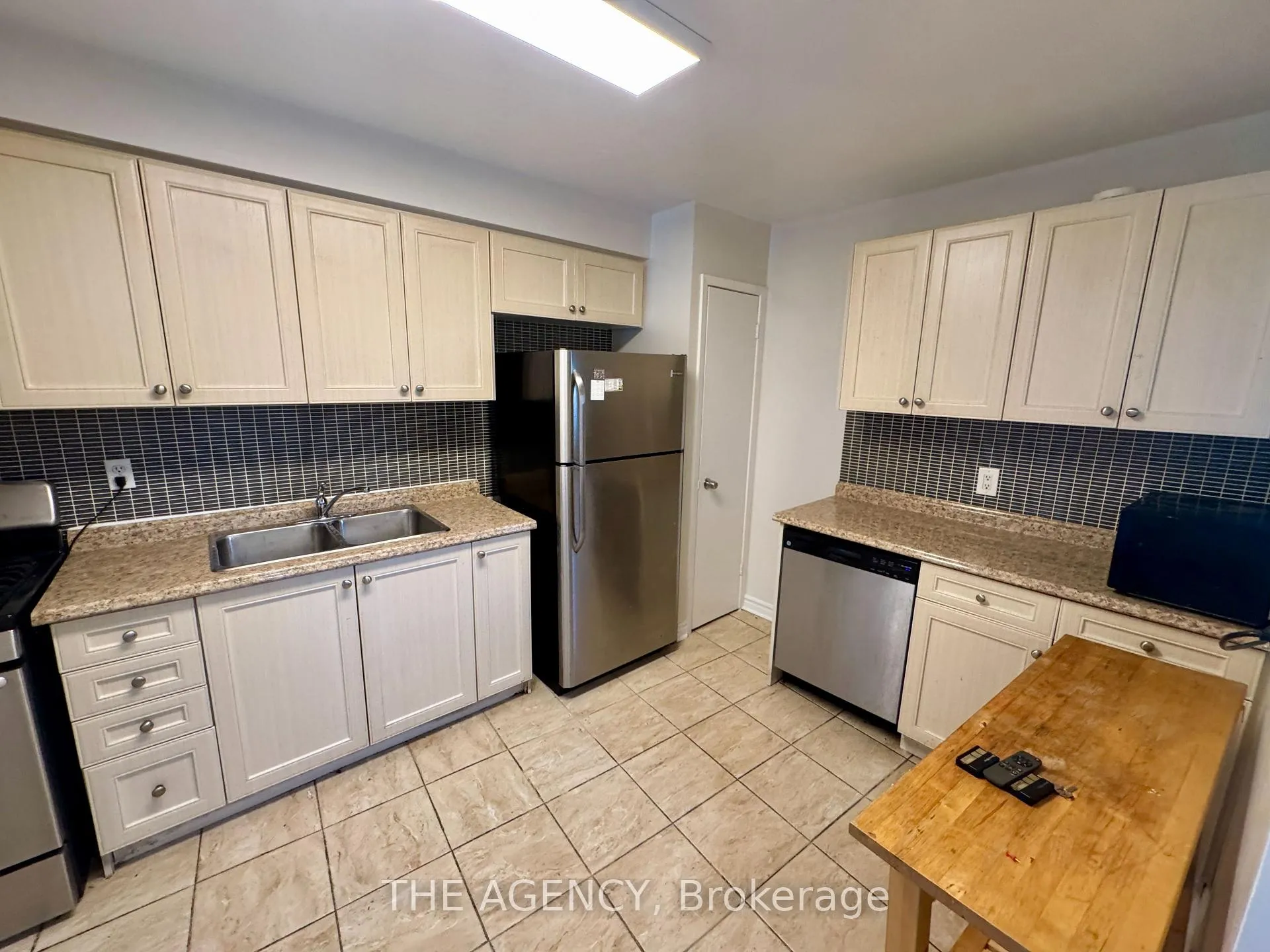 Photo 6 of 2720 Windjammer Road, Mississauga, Erin Mills — HOMEH