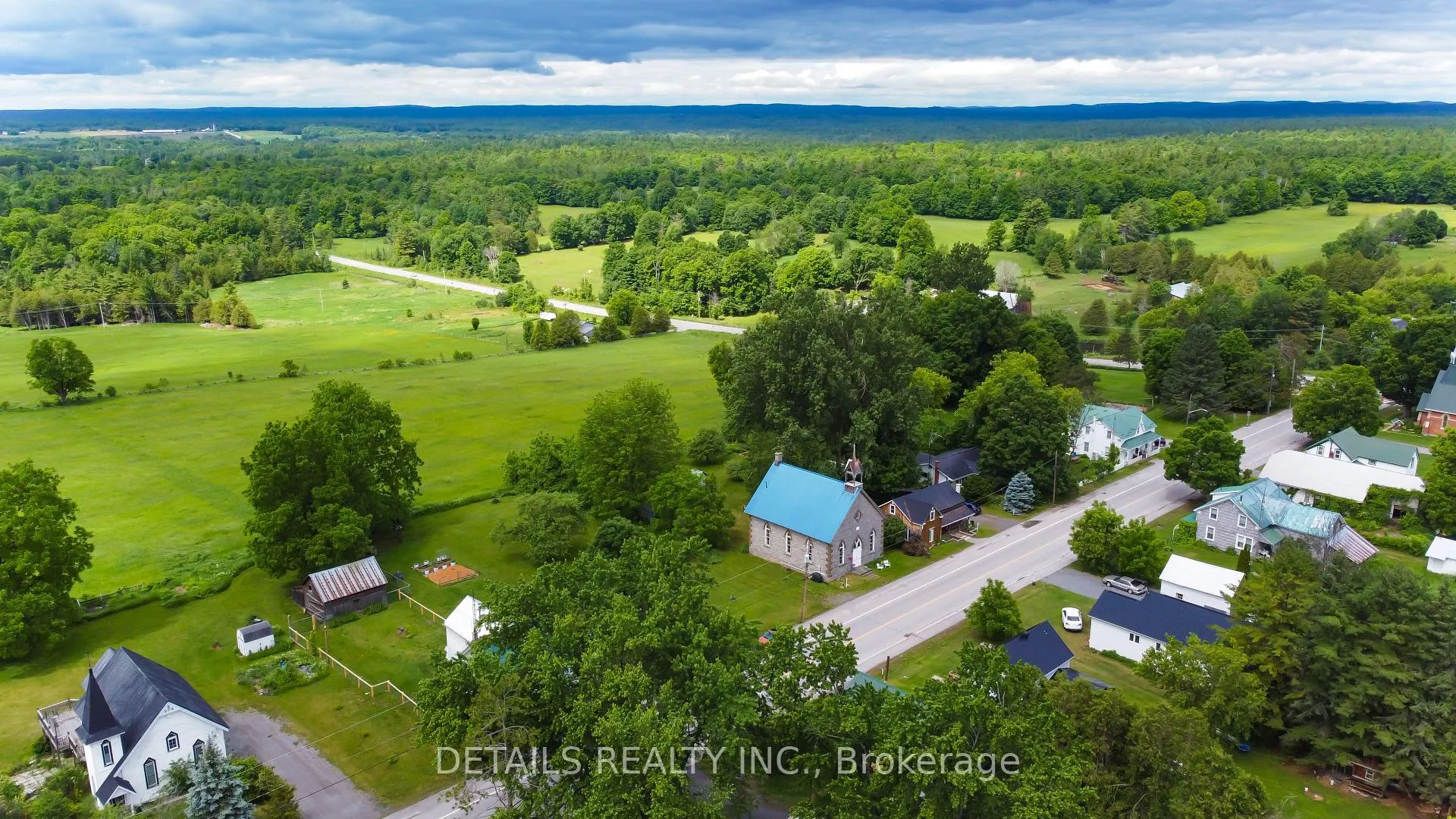 Photo 2 of 2037 Concession 6C Road, Lanark Highlands, Lanark Highlands (Lanark) Twp — HOMEH