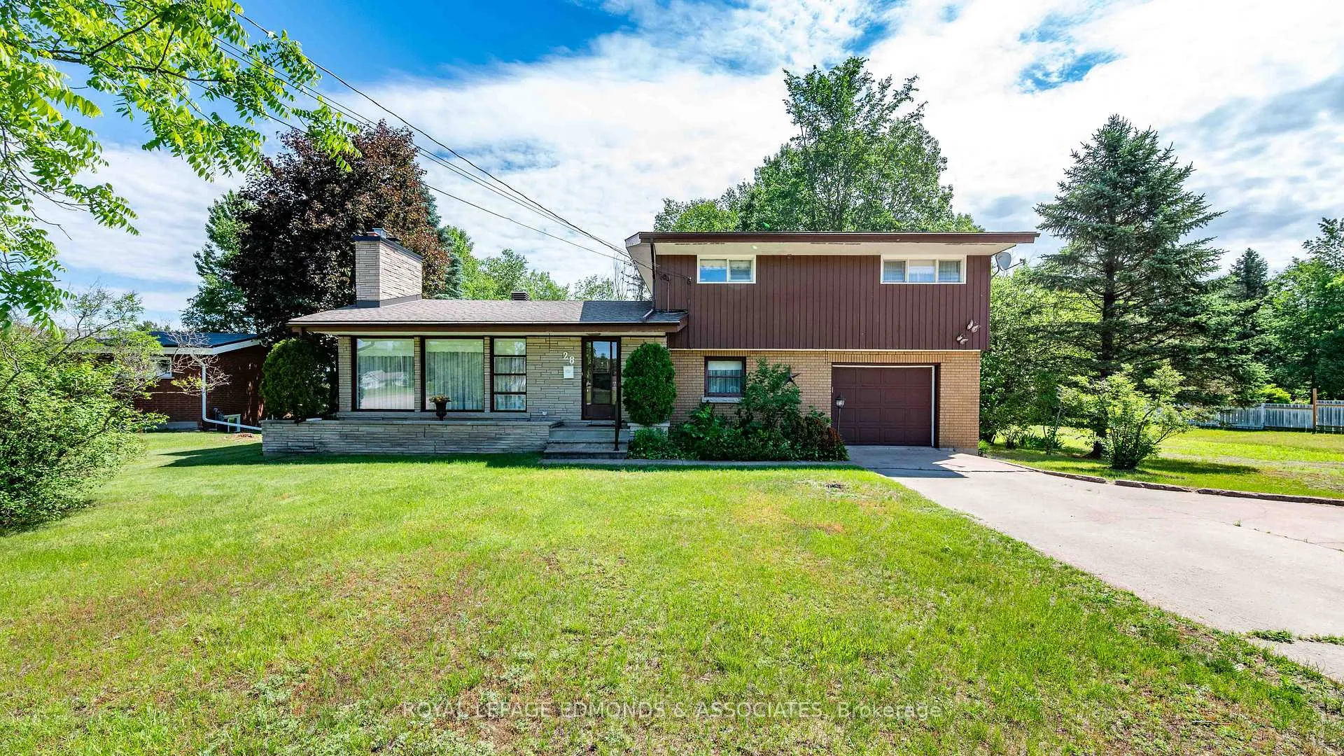 Photo 1 of 28 Barry Street, Laurentian Valley, Laurentian Valley — HOMEH