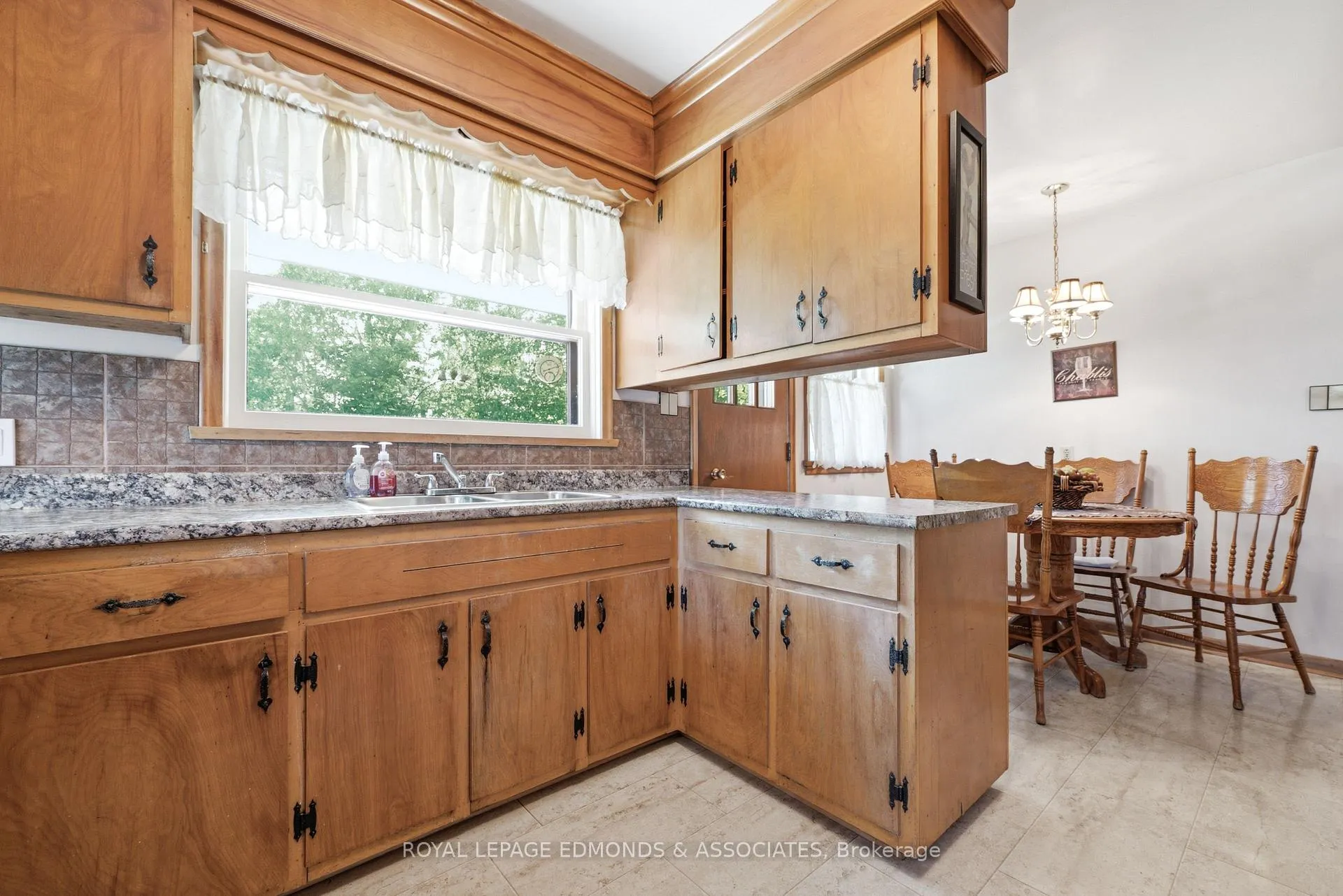 Photo 18 of 28 Barry Street, Laurentian Valley, Laurentian Valley — HOMEH