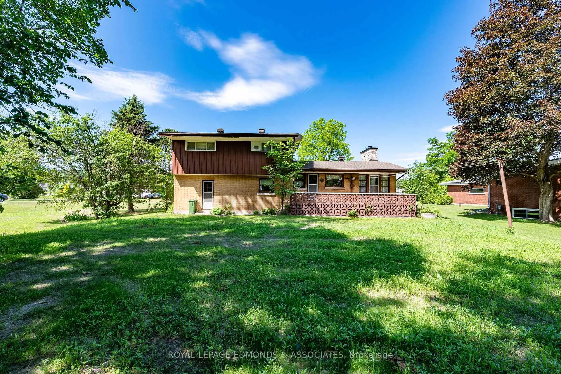 Photo 21 of 28 Barry Street, Laurentian Valley, Laurentian Valley — HOMEH