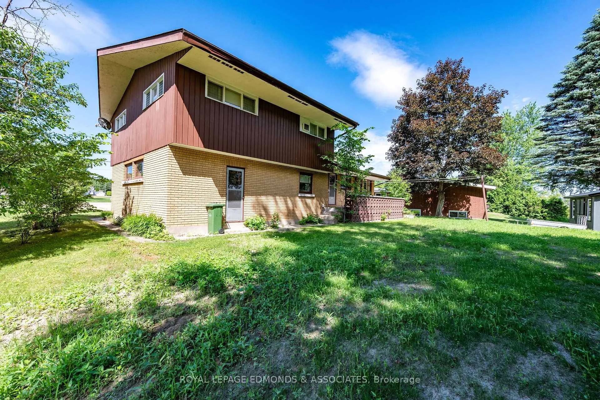 Photo 22 of 28 Barry Street, Laurentian Valley, Laurentian Valley — HOMEH