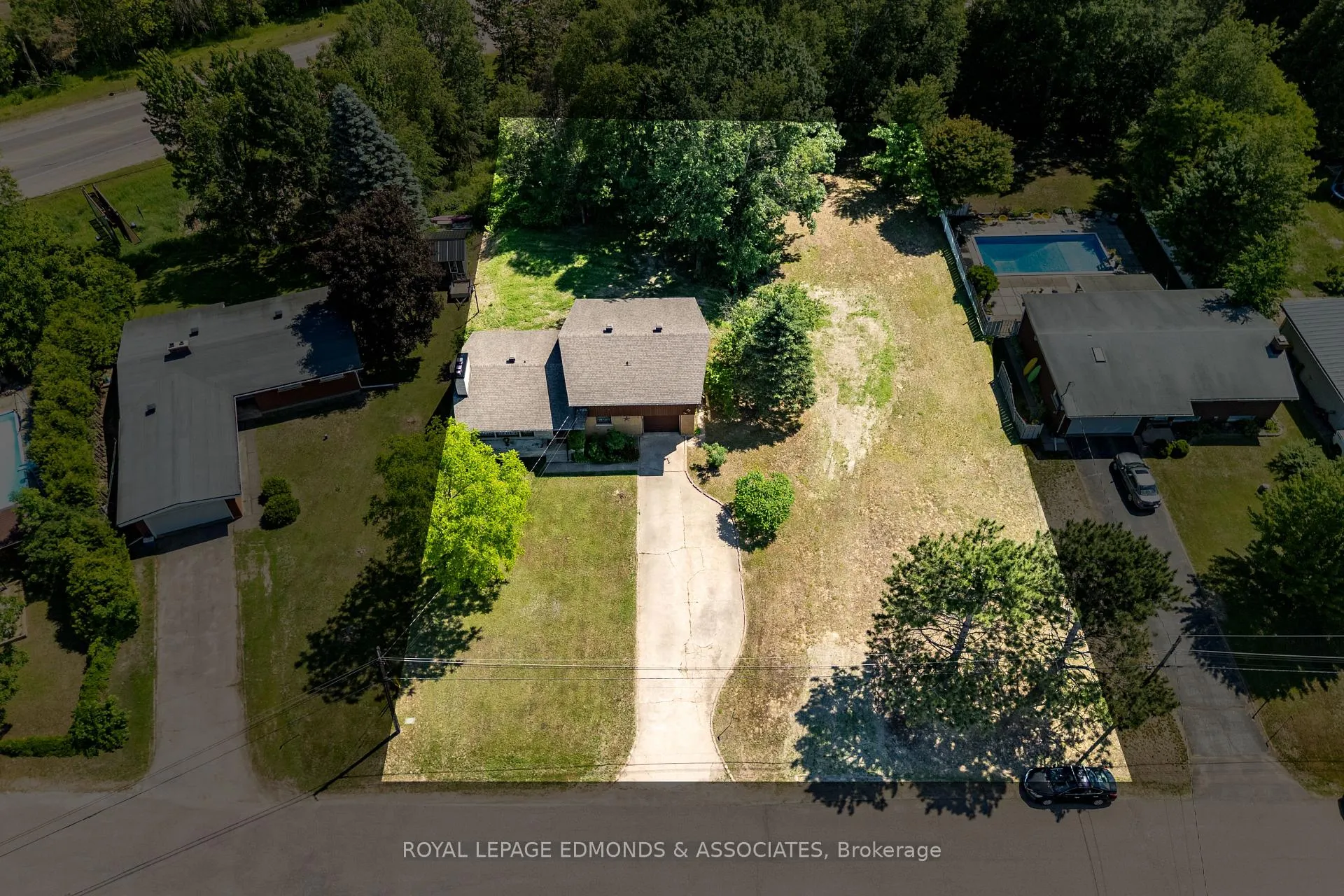 Photo 44 of 28 Barry Street, Laurentian Valley, Laurentian Valley — HOMEH