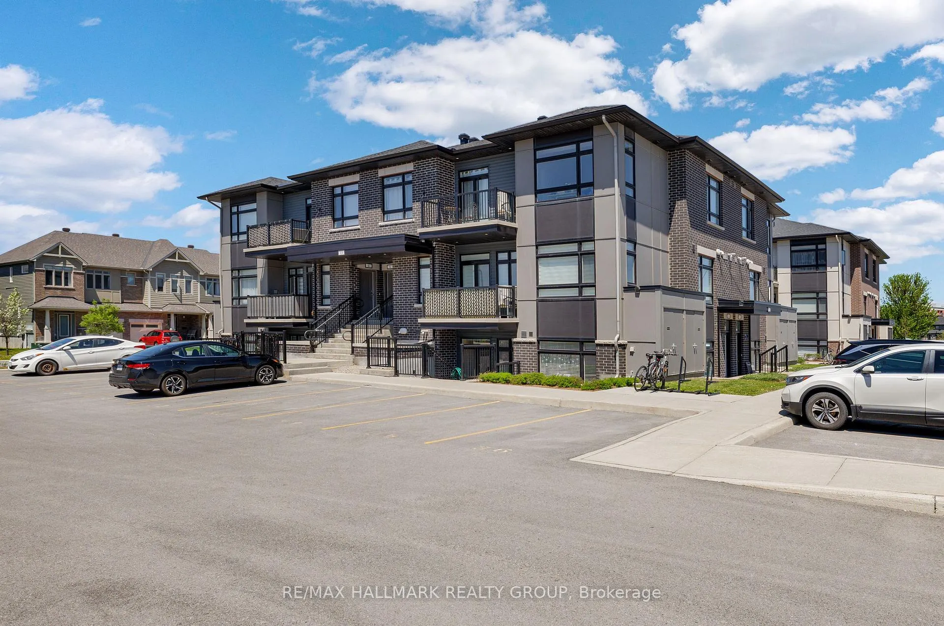 Photo 2 of Unit D, 310 Tulum Crescent, Ottawa, Kanata - Emerald Meadows/Trailwest — HOMEH