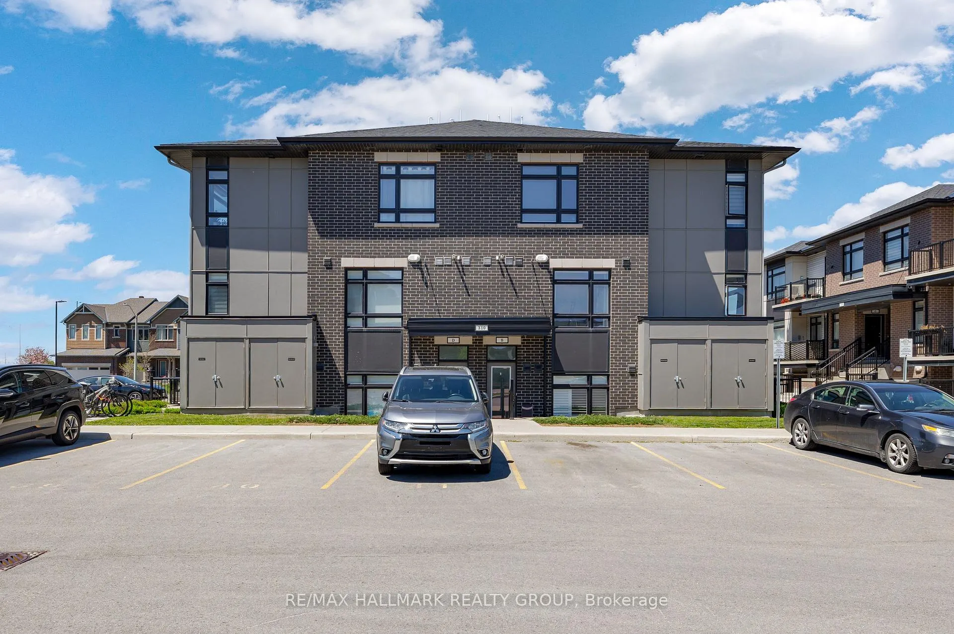 Photo 3 of Unit D, 310 Tulum Crescent, Ottawa, Kanata - Emerald Meadows/Trailwest — HOMEH