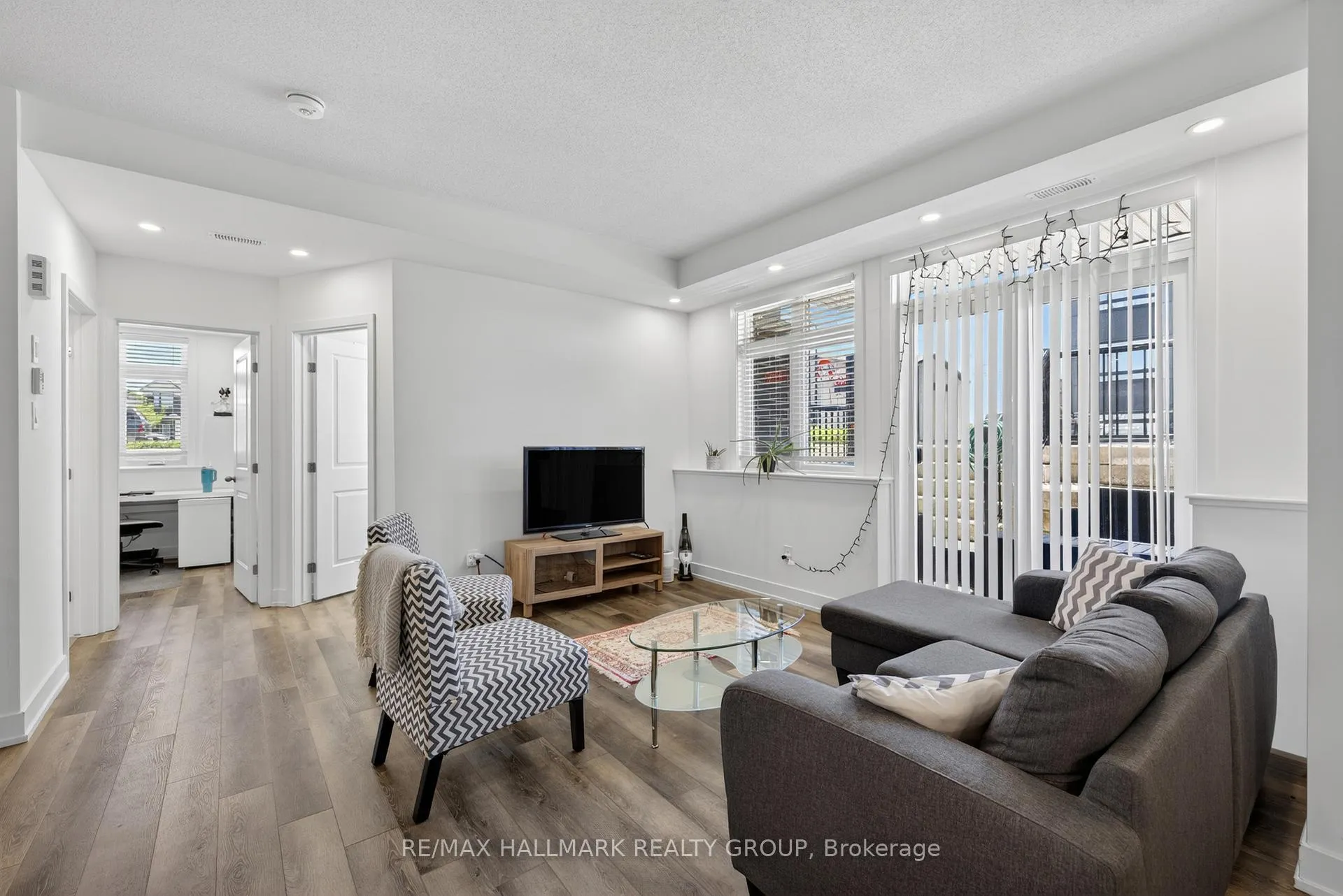 Photo 9 of Unit D, 310 Tulum Crescent, Ottawa, Kanata - Emerald Meadows/Trailwest — HOMEH
