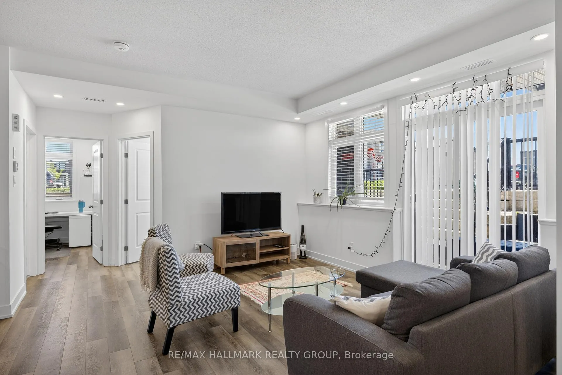 Photo 10 of Unit D, 310 Tulum Crescent, Ottawa, Kanata - Emerald Meadows/Trailwest — HOMEH