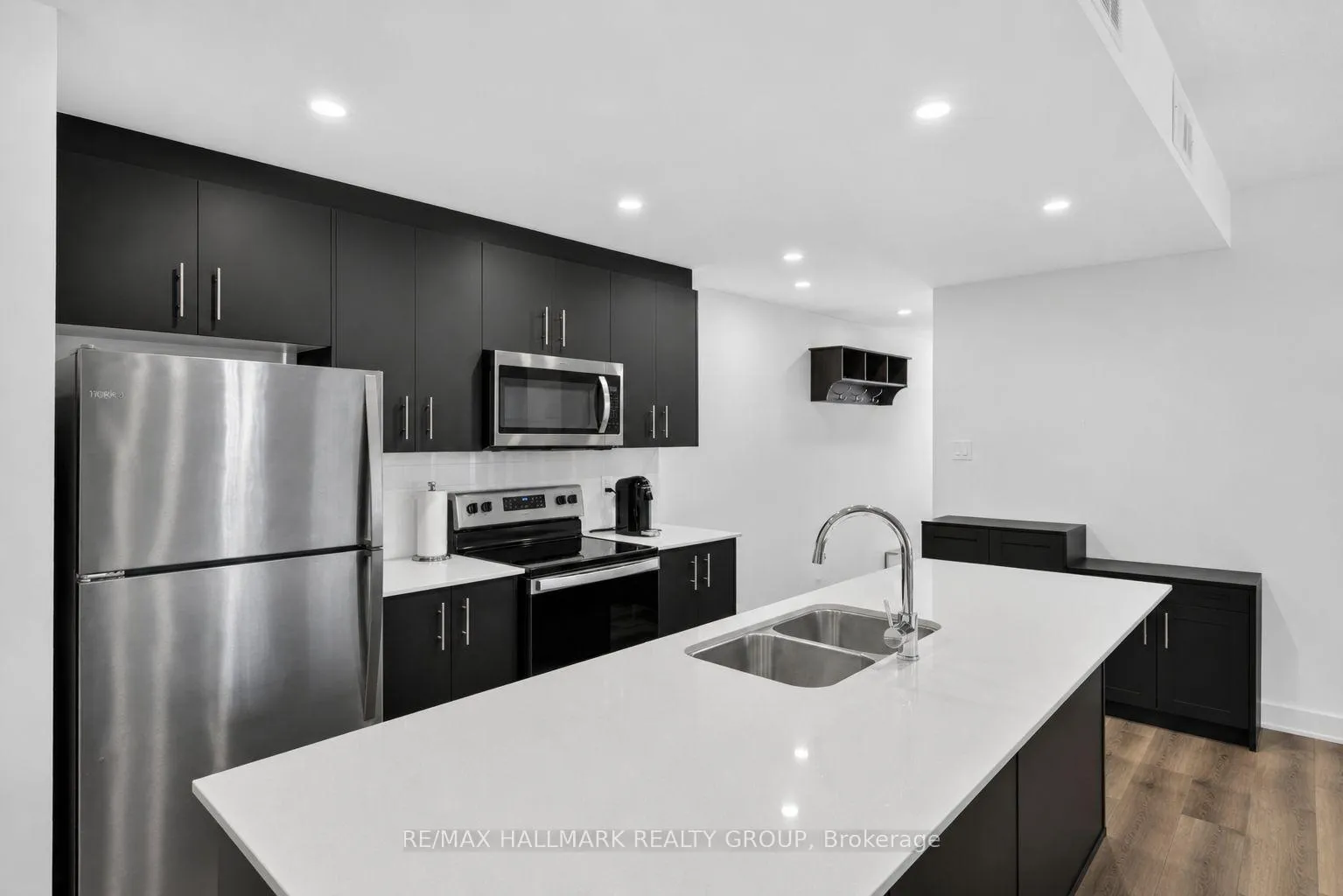 Photo 17 of Unit D, 310 Tulum Crescent, Ottawa, Kanata - Emerald Meadows/Trailwest — HOMEH