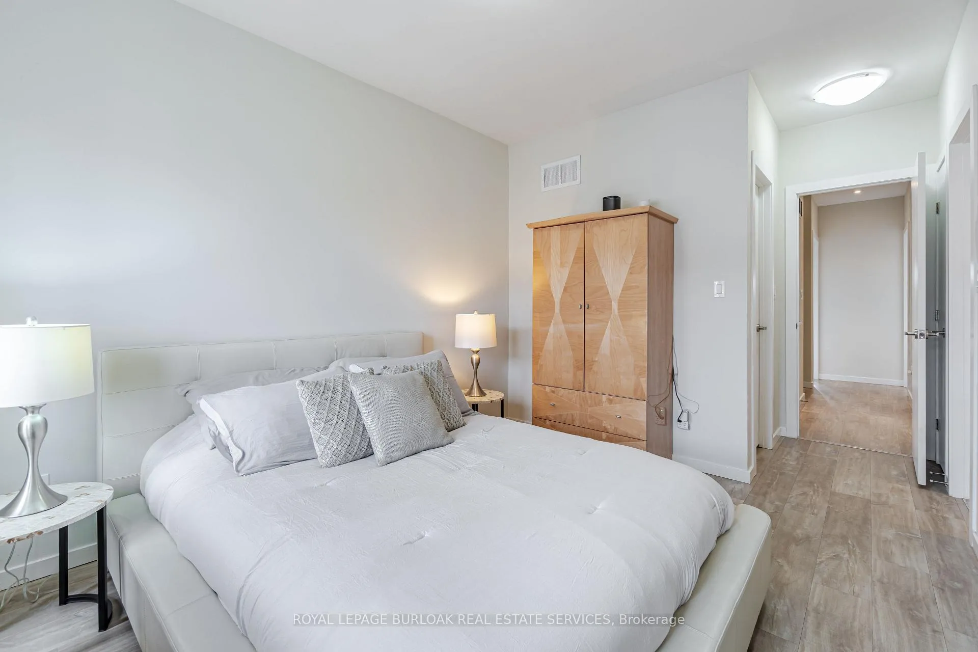 Photo 14 of 467 Nautical Boulevard, Oakville, Bronte — HOMEH