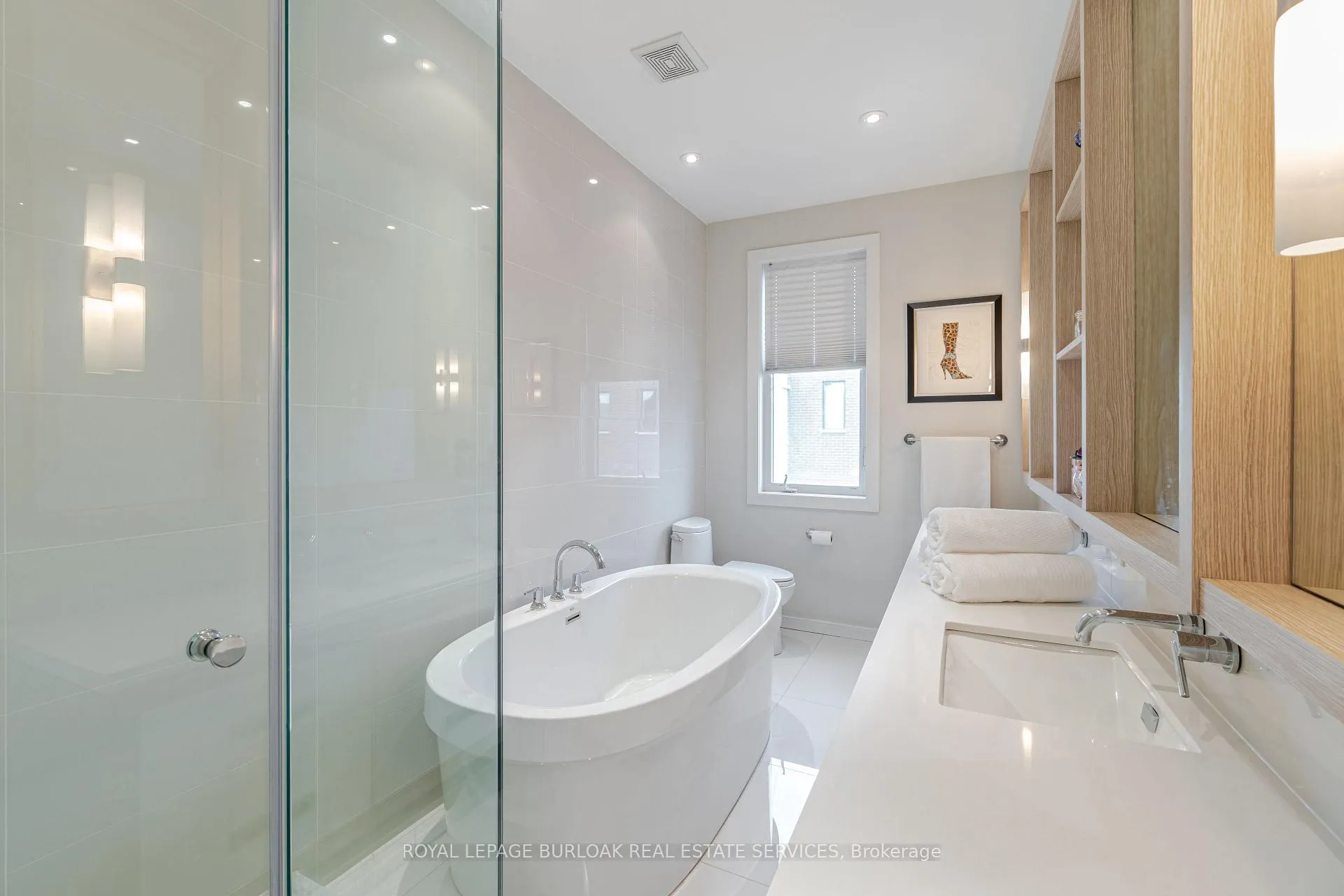 Photo 15 of 467 Nautical Boulevard, Oakville, Bronte — HOMEH