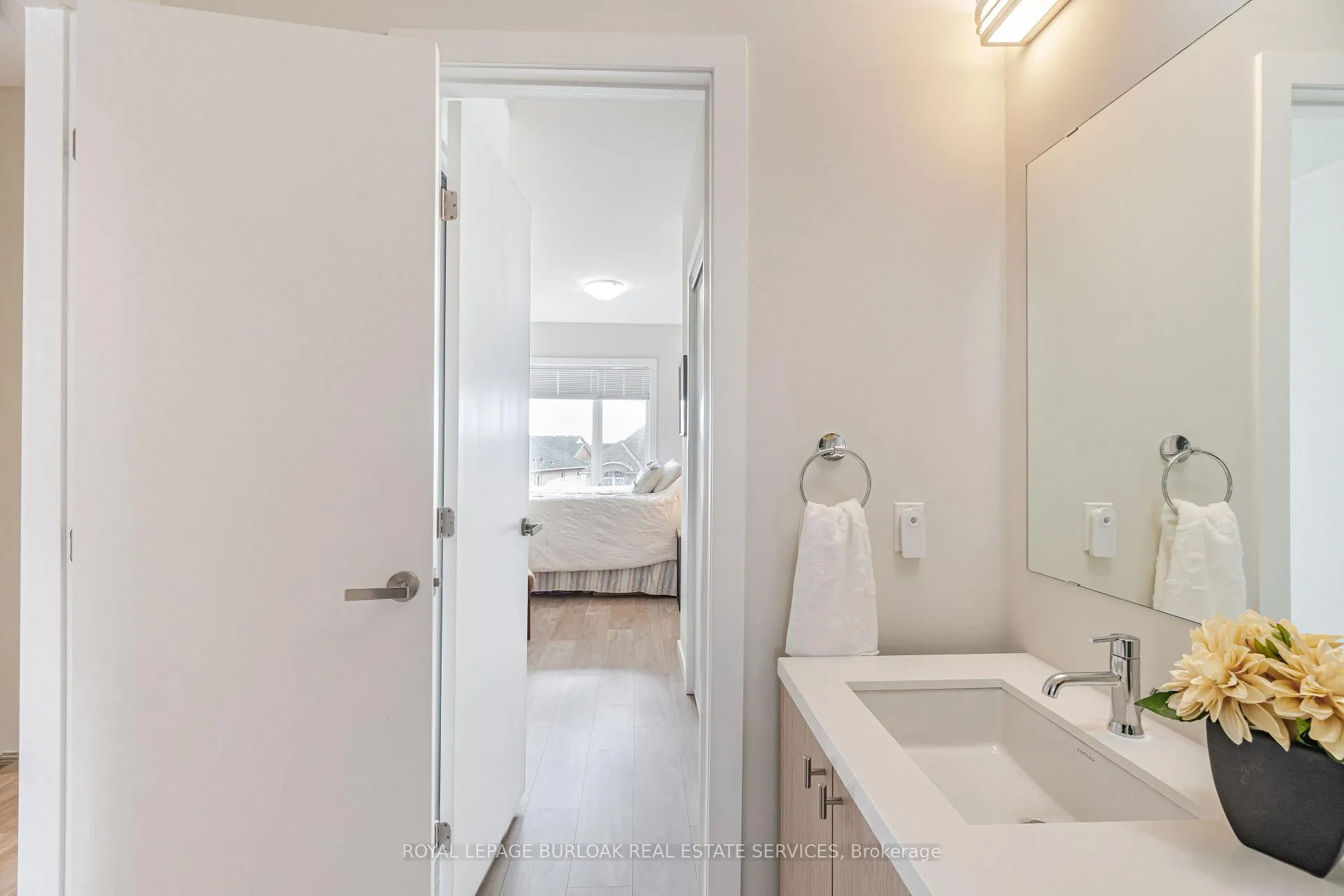 Photo 19 of 467 Nautical Boulevard, Oakville, Bronte — HOMEH