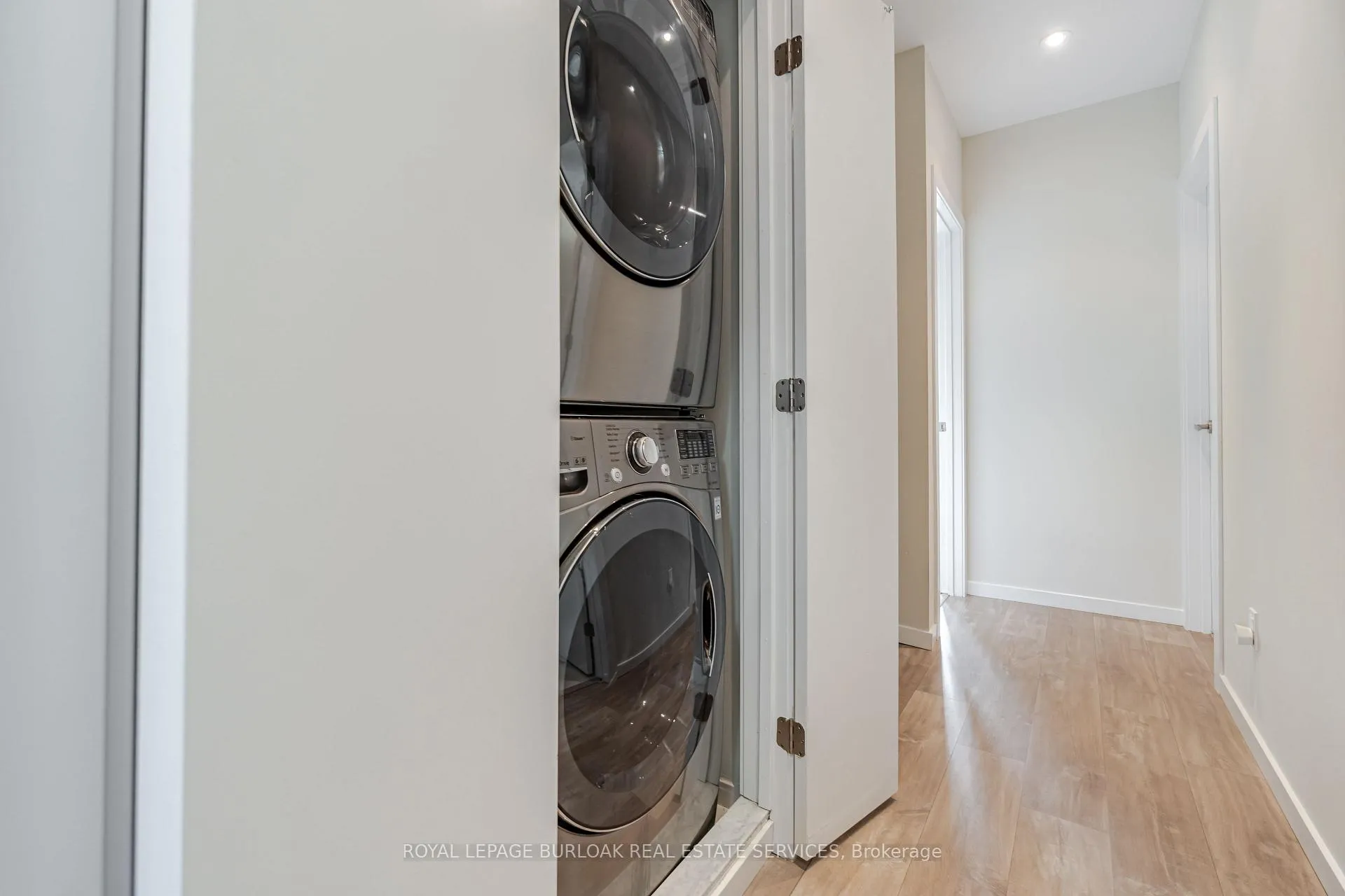 Photo 21 of 467 Nautical Boulevard, Oakville, Bronte — HOMEH