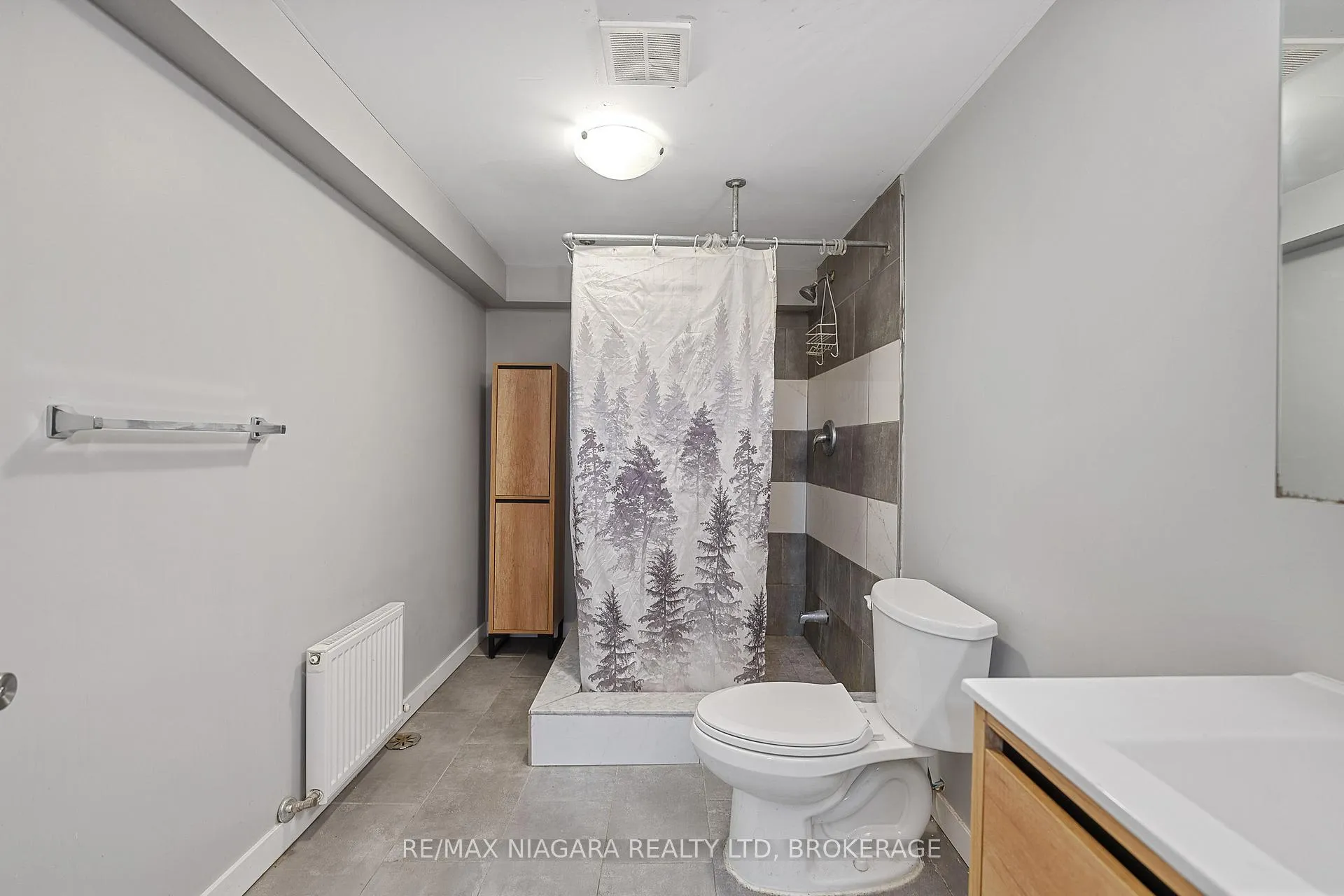 Photo 14 of Unit BASEMENT, 34 St George Street, St. Catharines, Facer — HOMEH